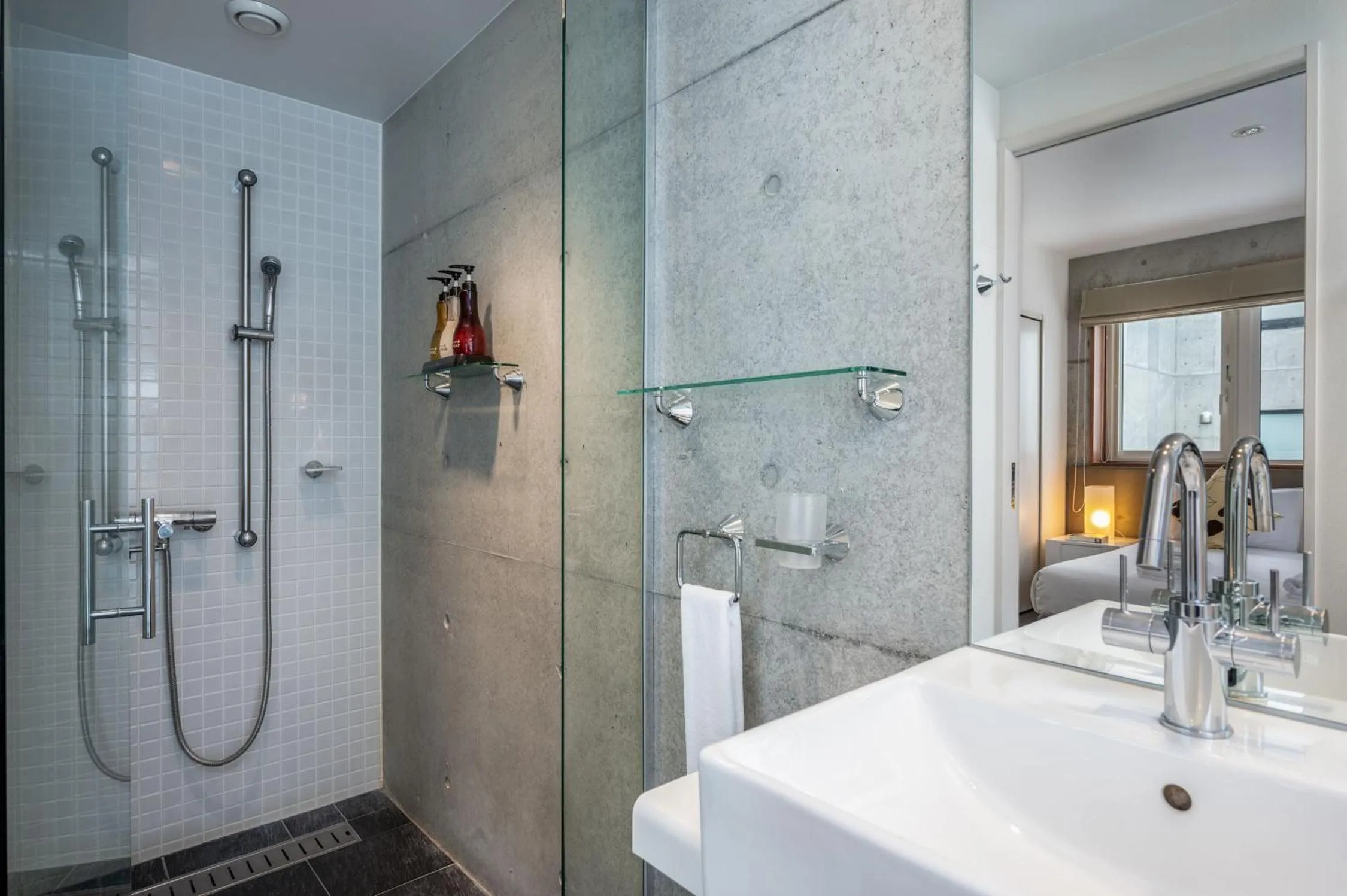 Bathroom in Kitanishi 2 by H2 Life