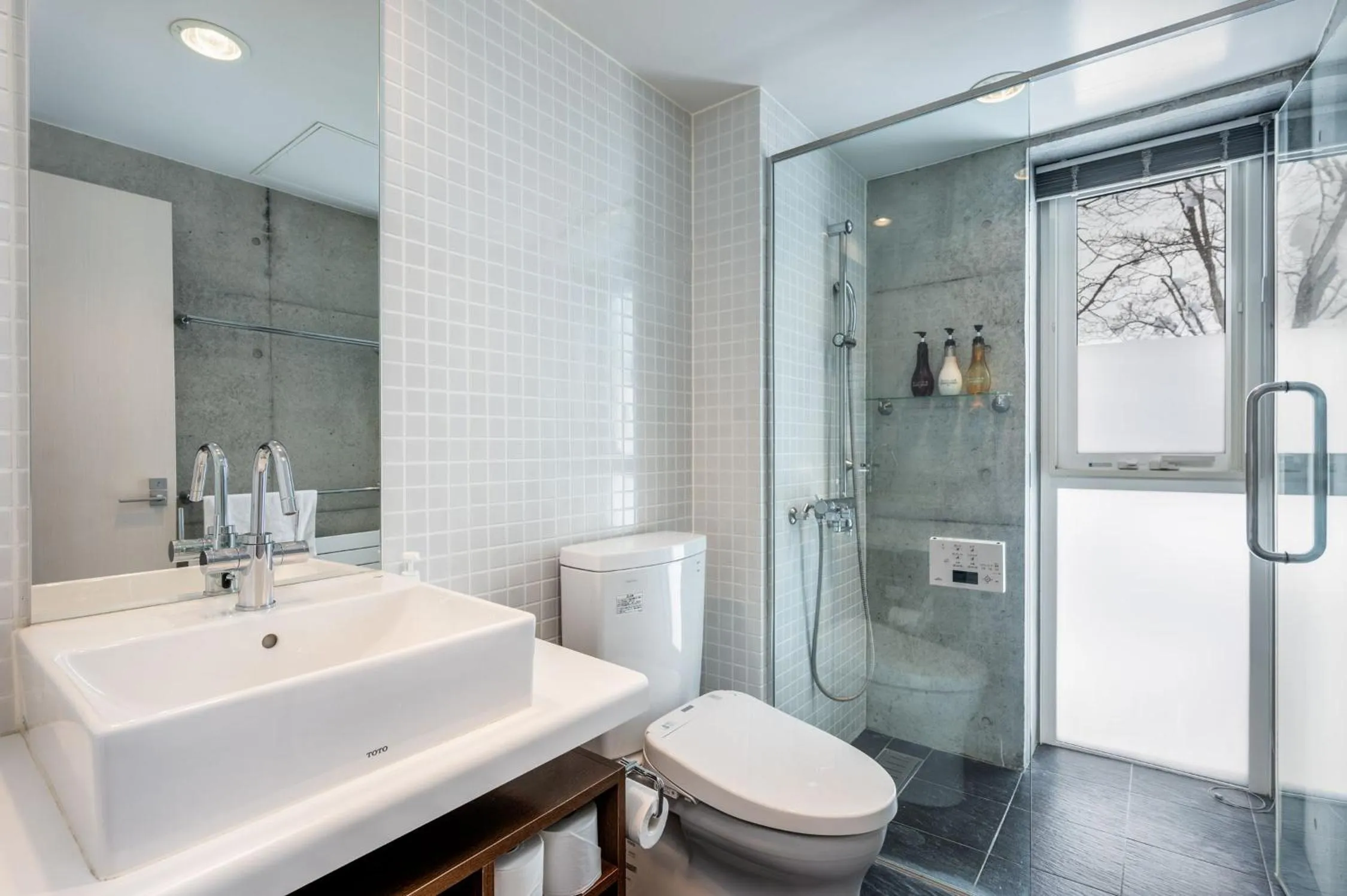 Bathroom in Kitanishi 2 by H2 Life