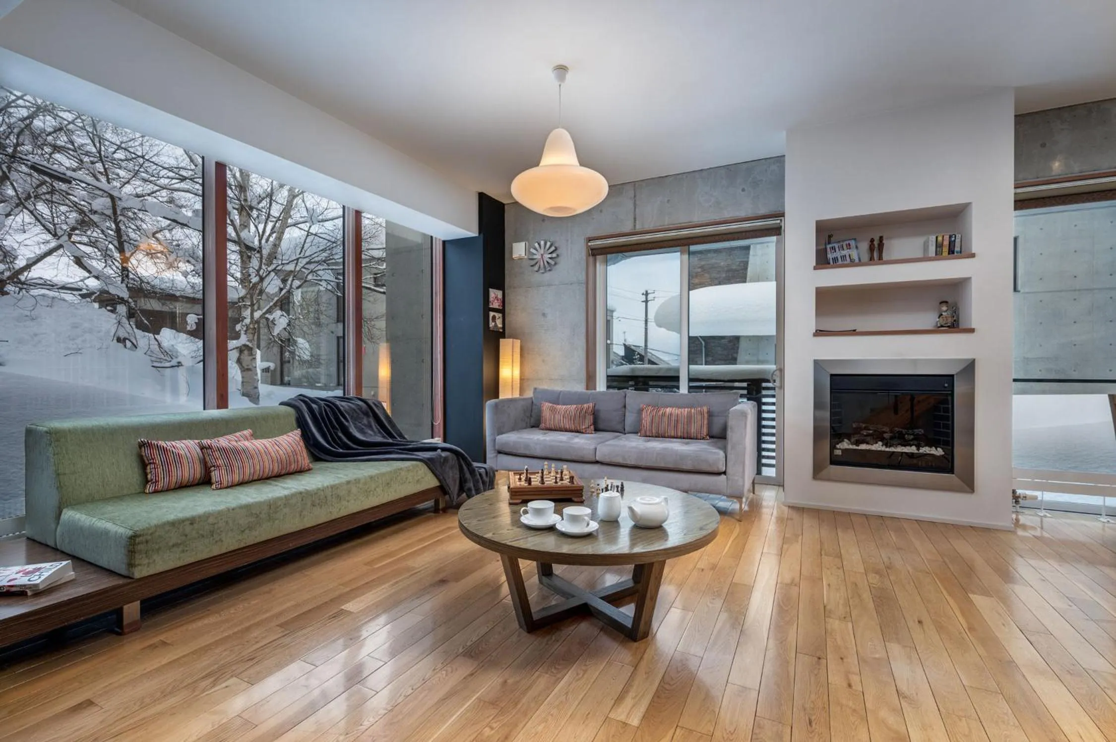 Living room in Kitanishi 2 by H2 Life