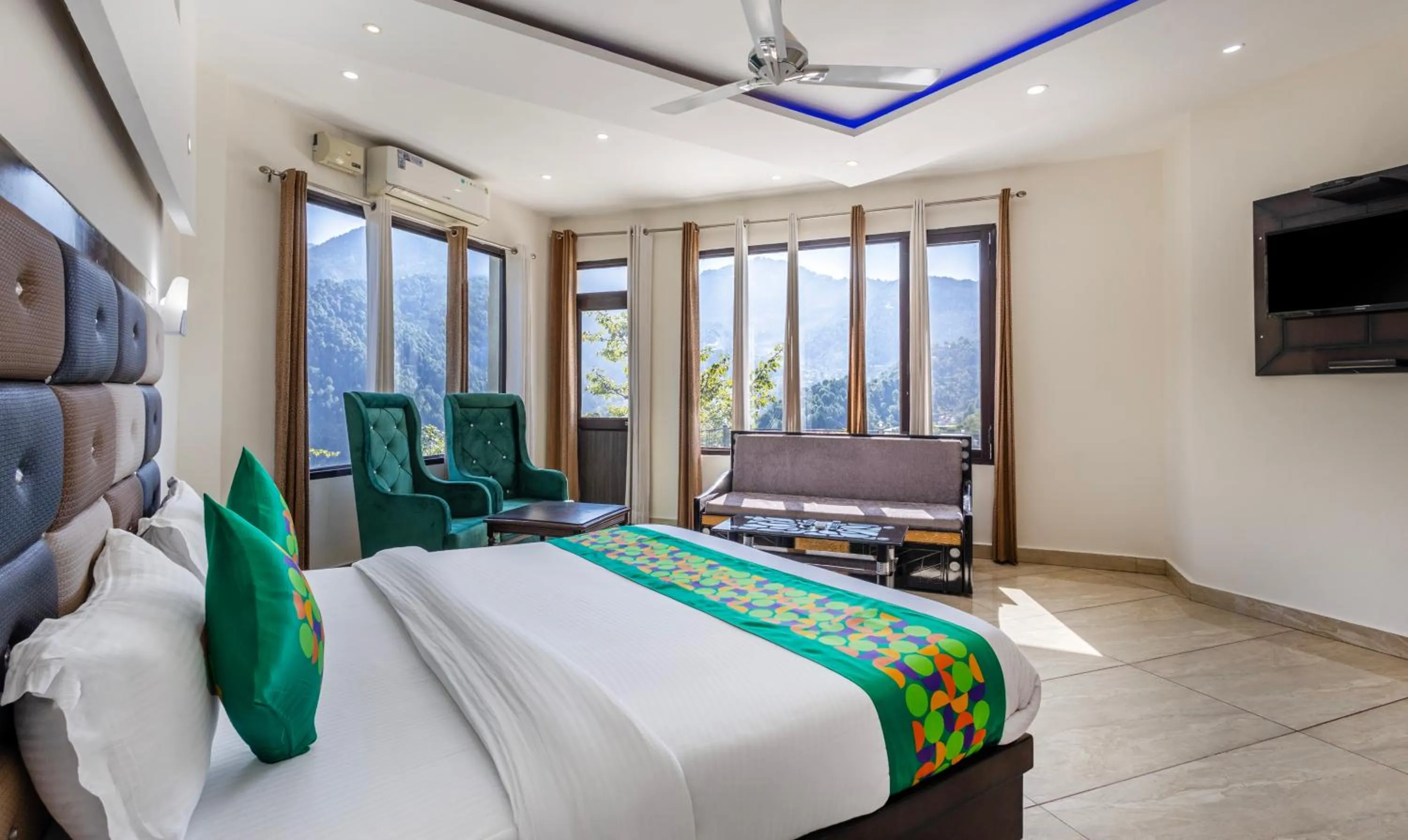 Bedroom, Bed in Treebo Anjukul