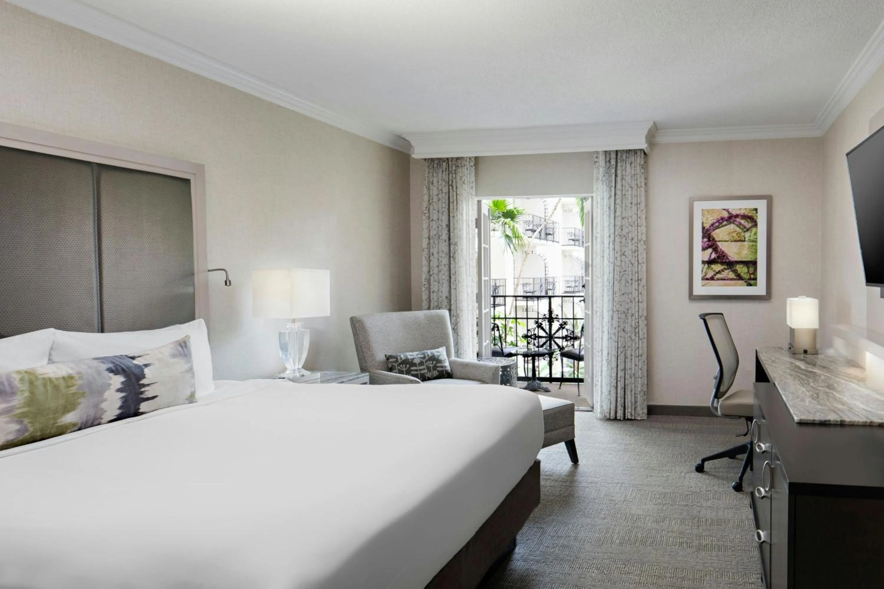 Bedroom, Bed in Gaylord Opryland Resort & Convention Center