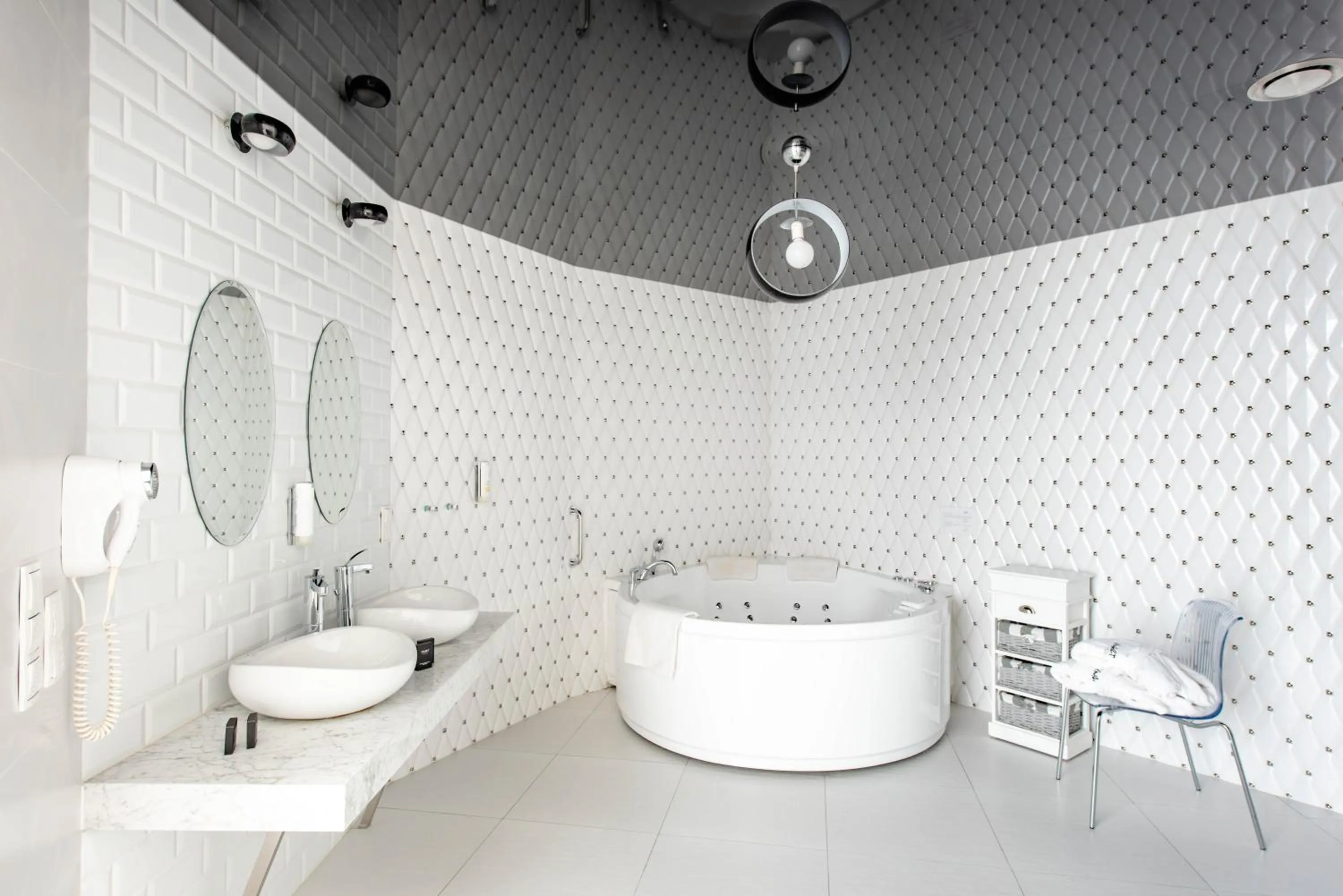 Hot Tub in Hotel Lenart