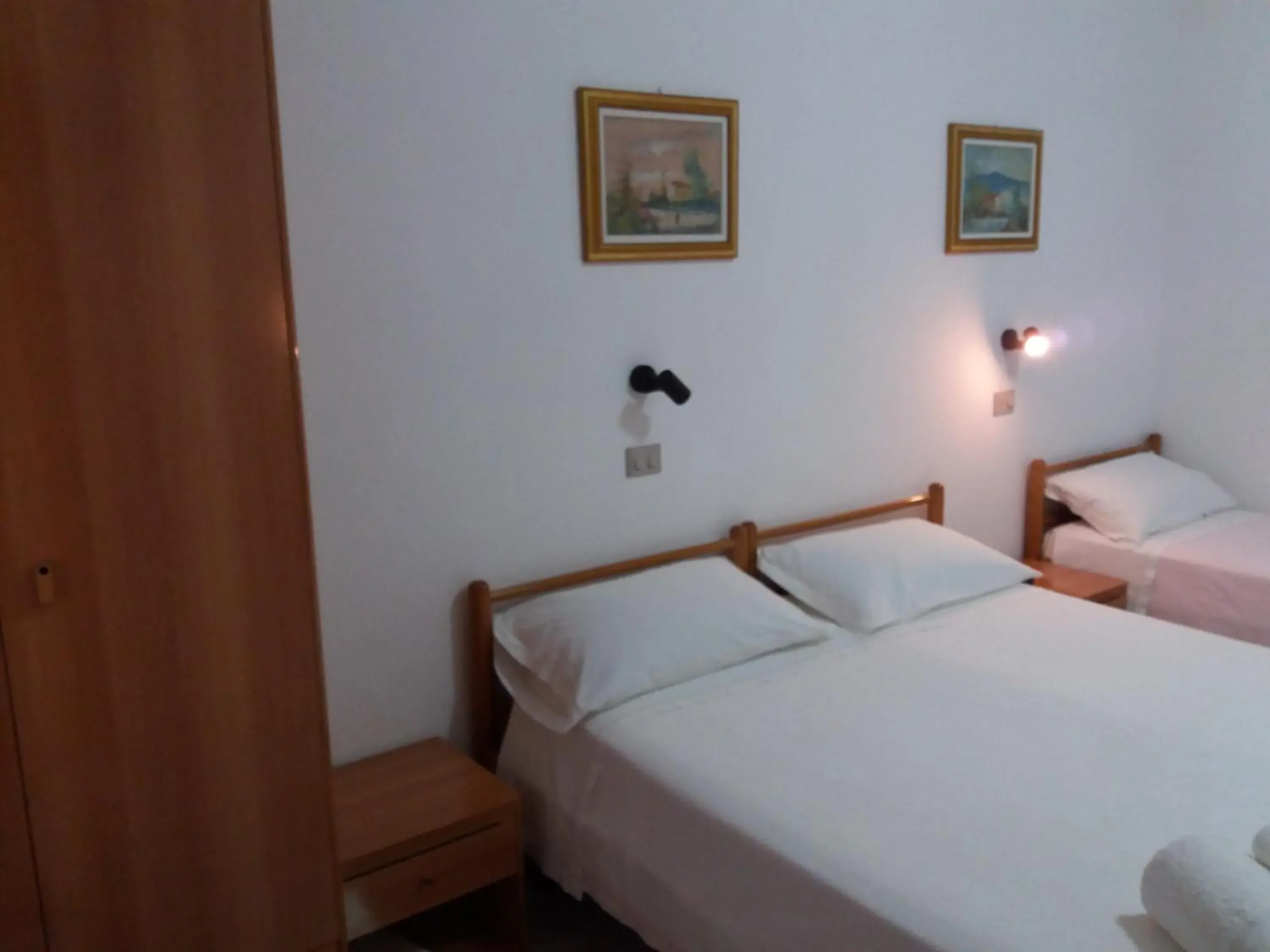 Classic Triple Room in Hotel Europa Classic Triple Room in Hotel Europa