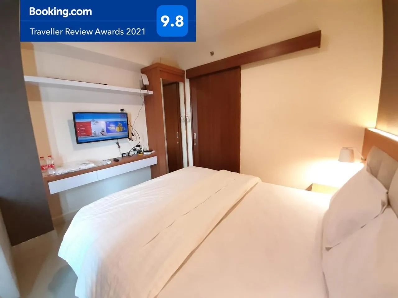 Bed in Apartemen Grand Kamala Lagoon Studio By Bonzela Property