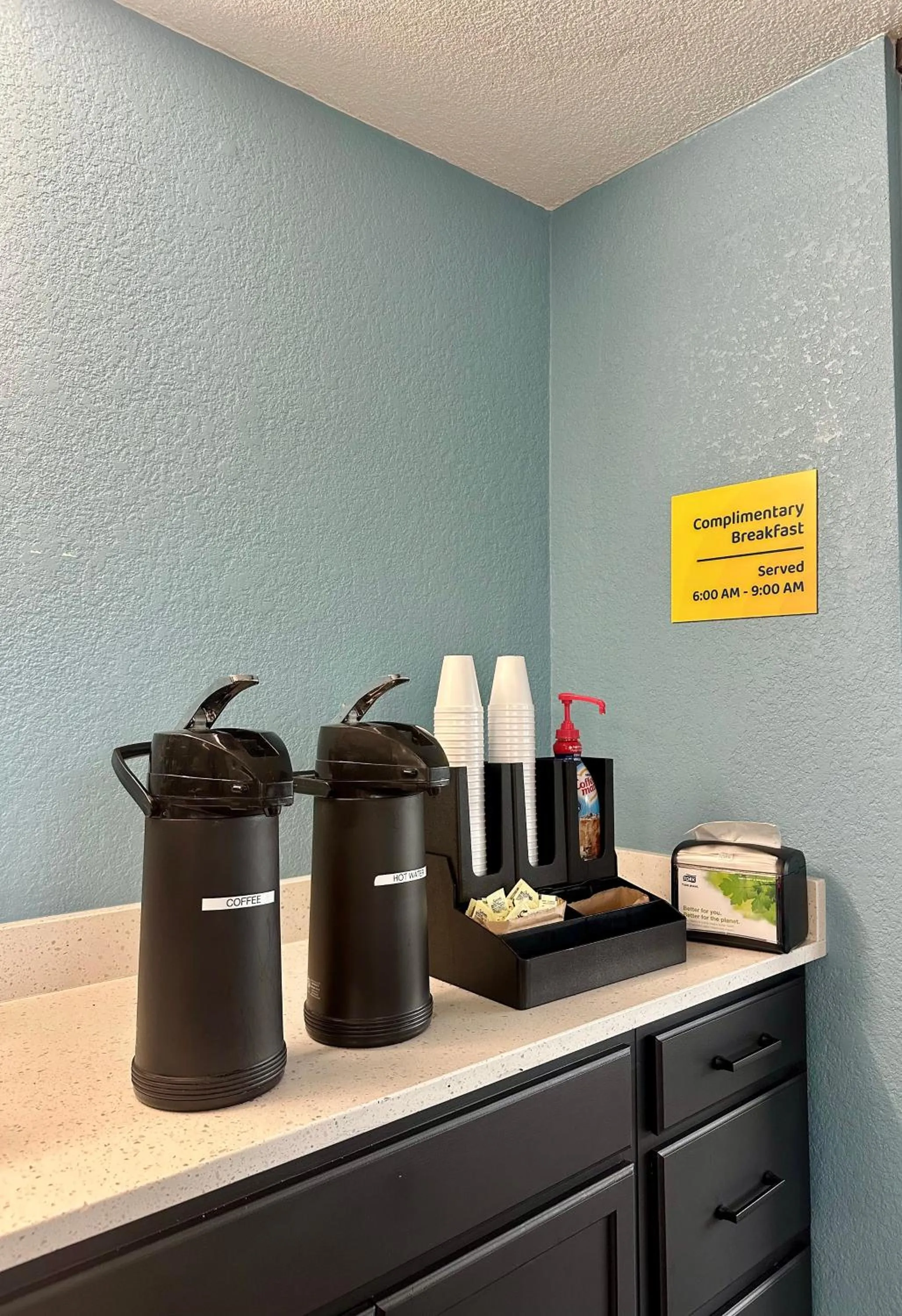 Breakfast in Days Inn by Wyndham Kansas City Northeast