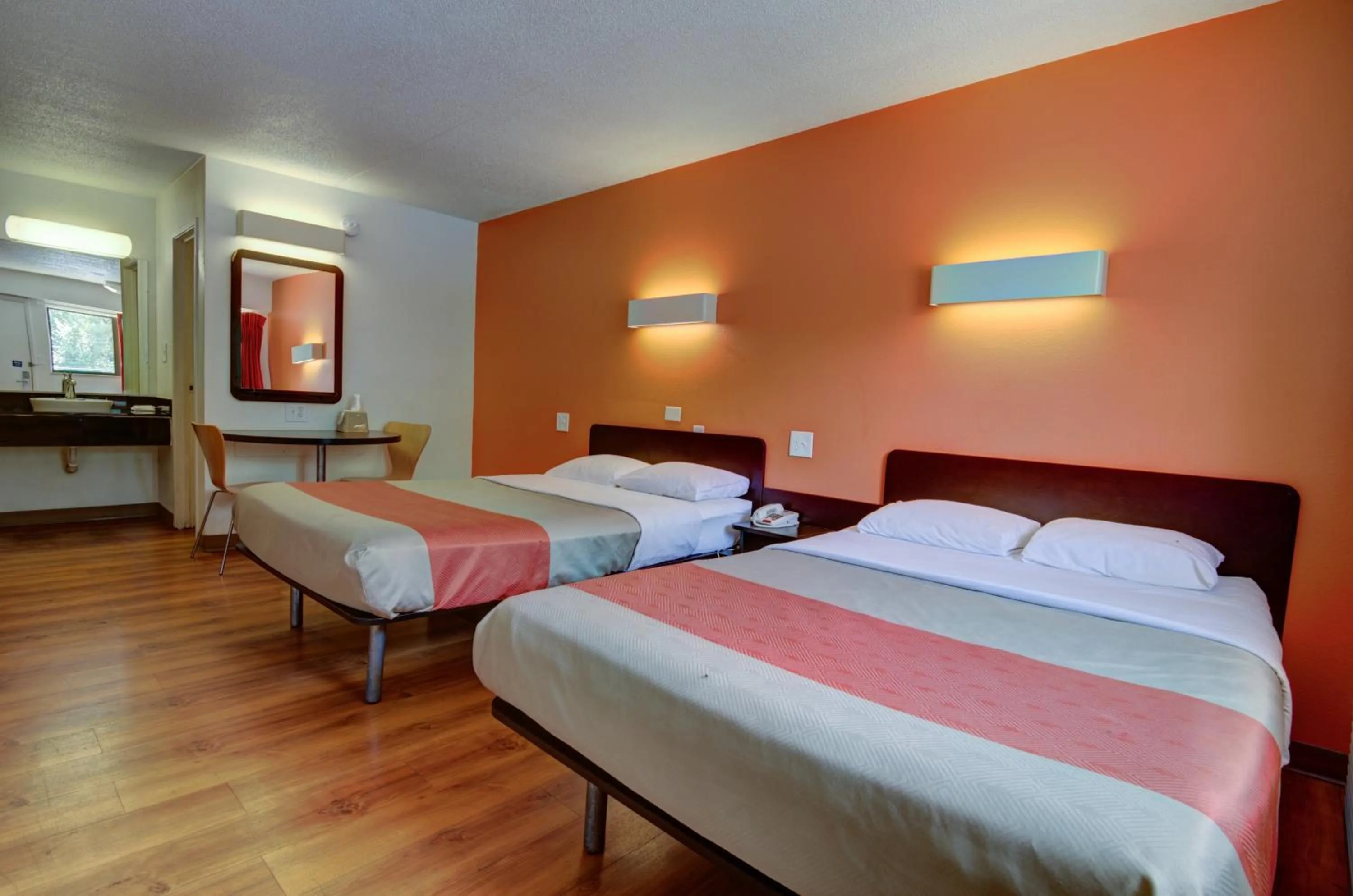 Bedroom, Bed in Motel 6-Kansas City, MO