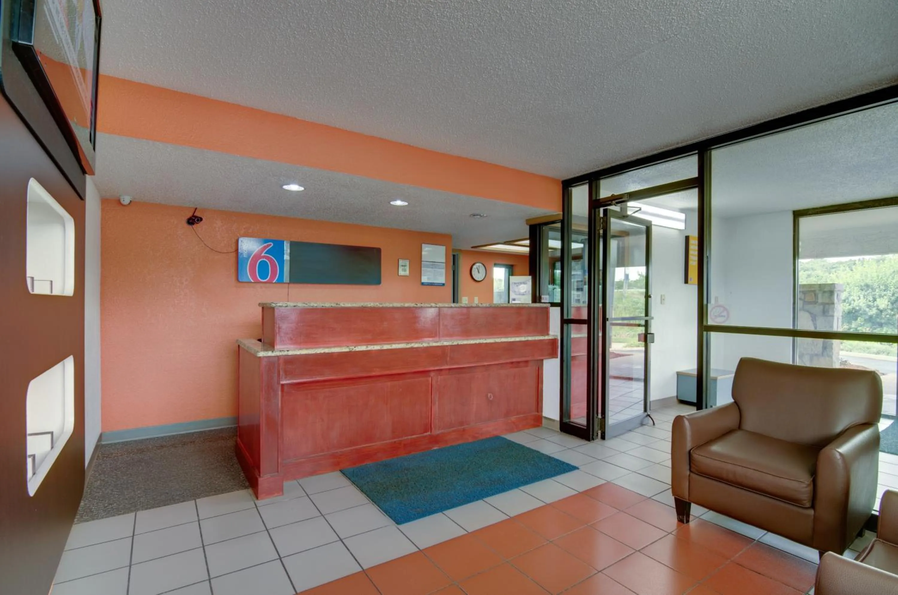 Lobby or reception in Motel 6-Kansas City, MO