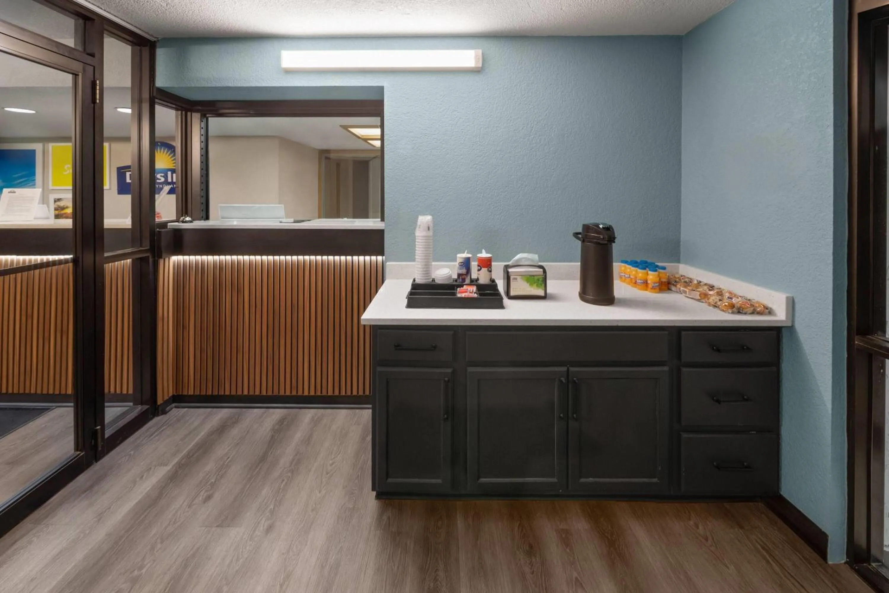 Breakfast in Days Inn by Wyndham Kansas City Northeast