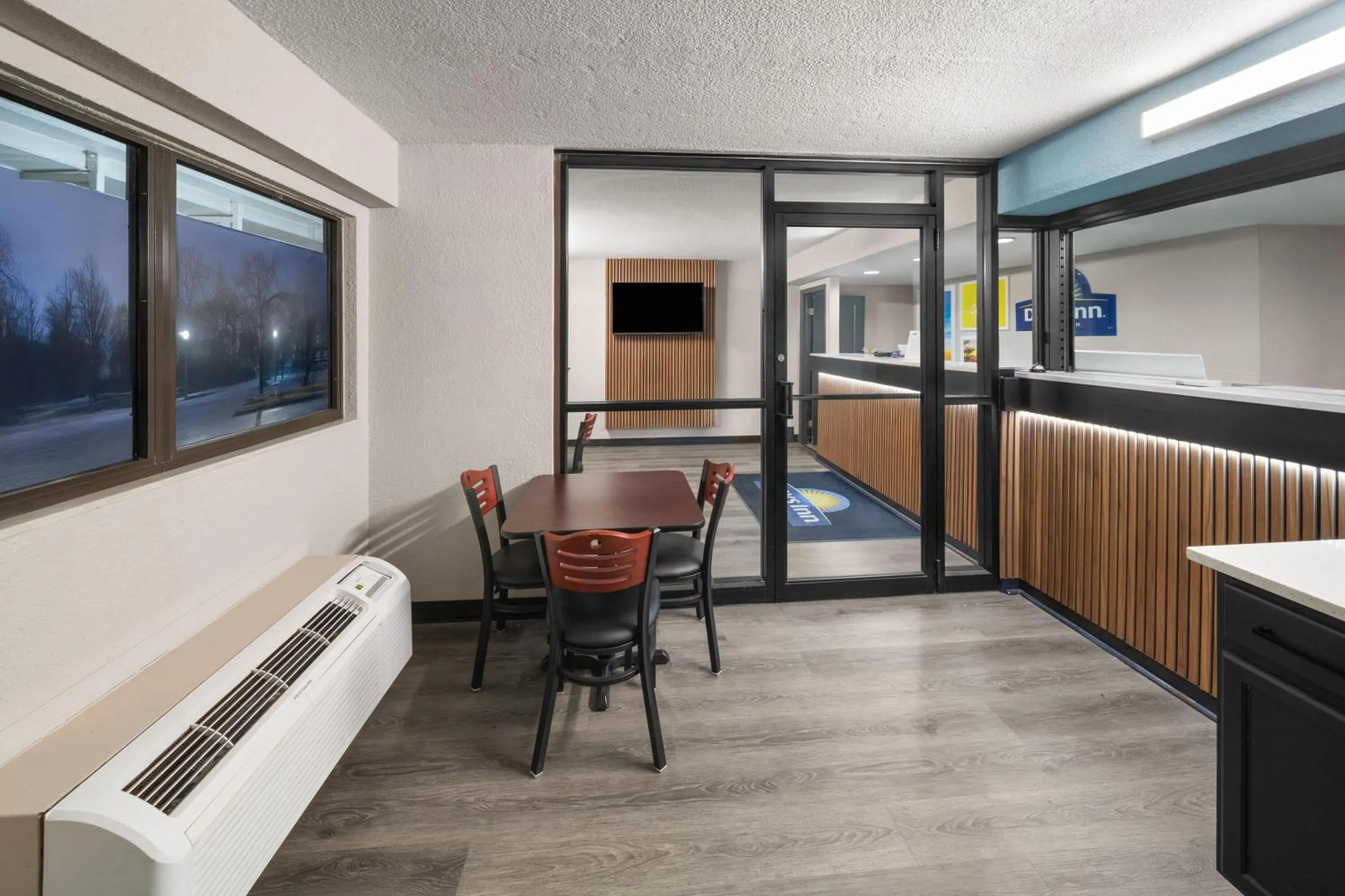 Breakfast in Days Inn by Wyndham Kansas City Northeast