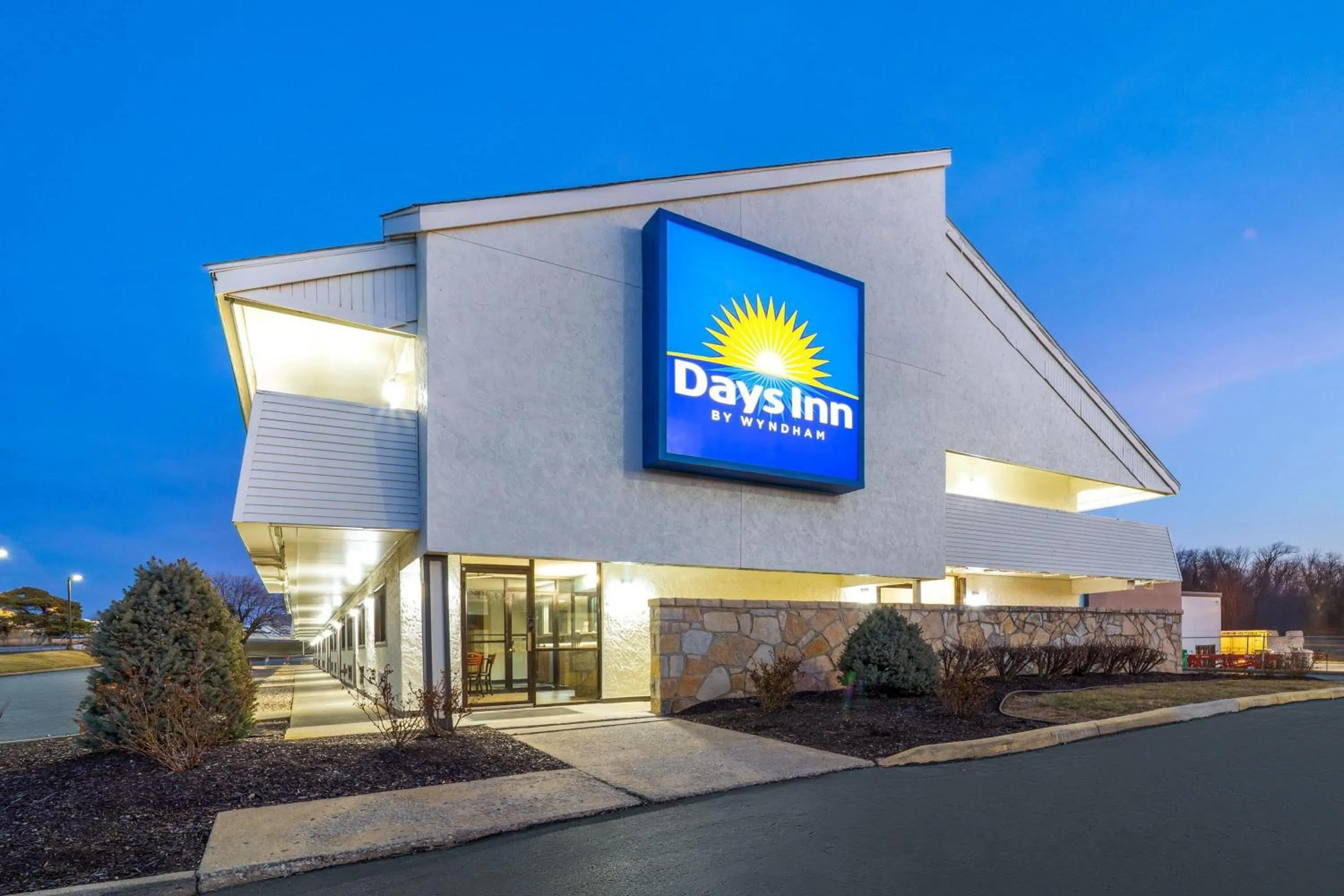 Property building in Days Inn by Wyndham Kansas City Northeast