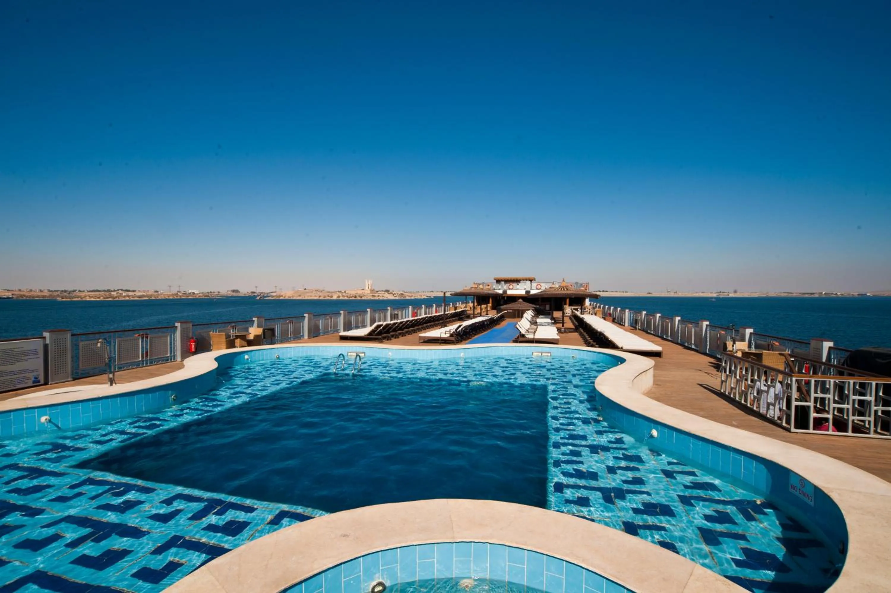 Swimming pool in SUNRISE African Dreams Cruise -Grand Select-