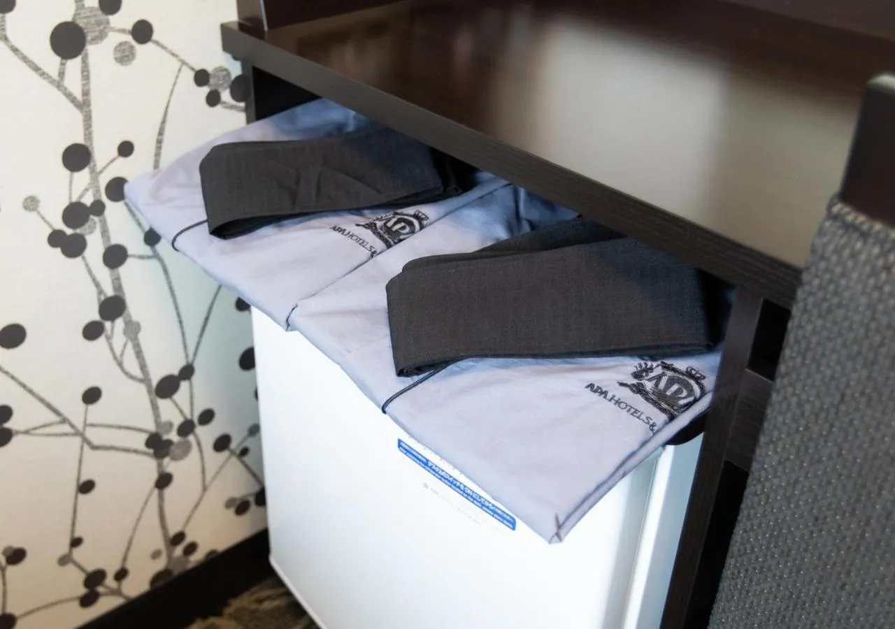 wardrobe, Bed in APA Hotel Hakata Higashihieekimae