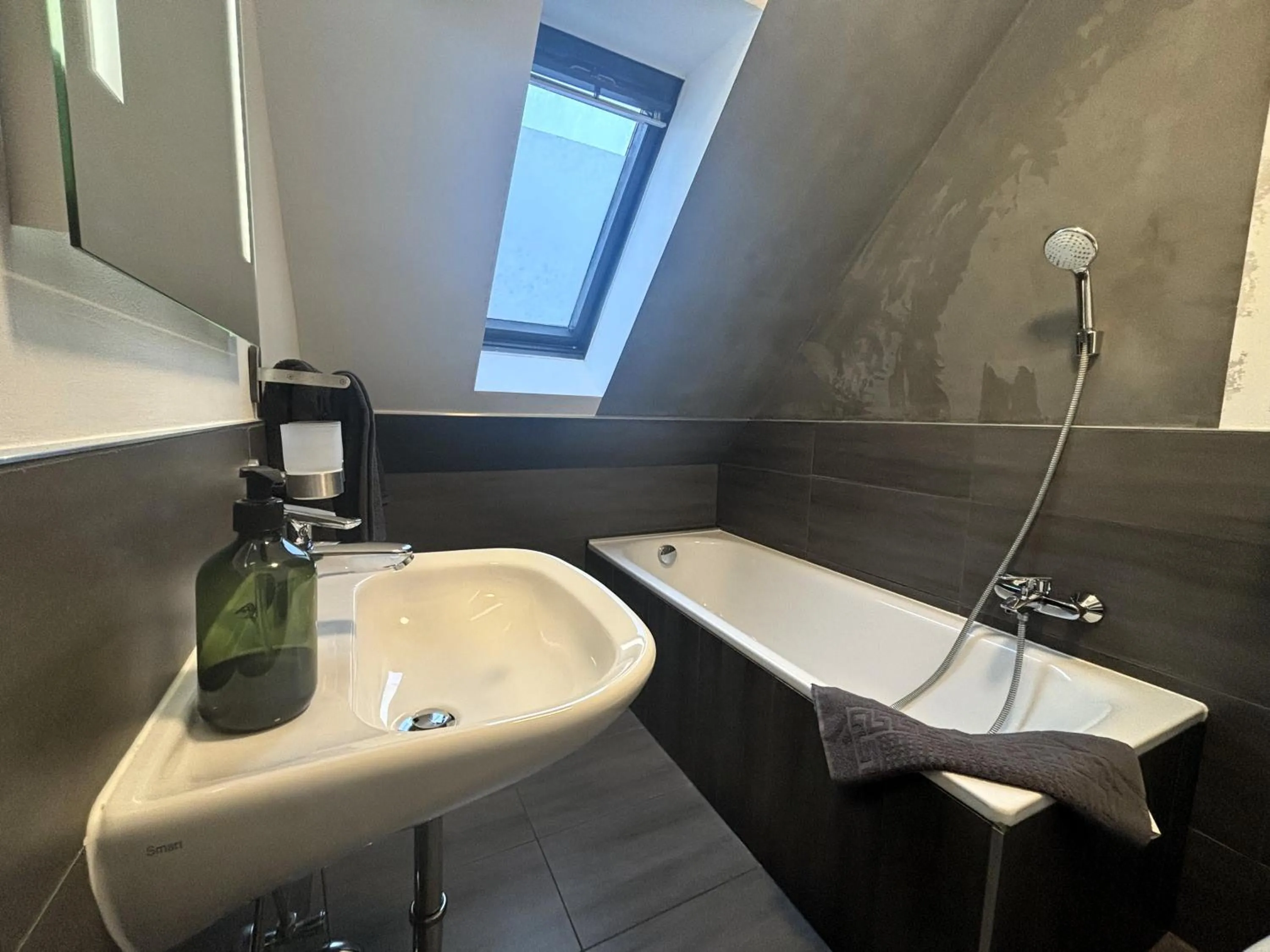 Bathroom in Simplex Stays Hotel Quartier 8 - Digital Access
