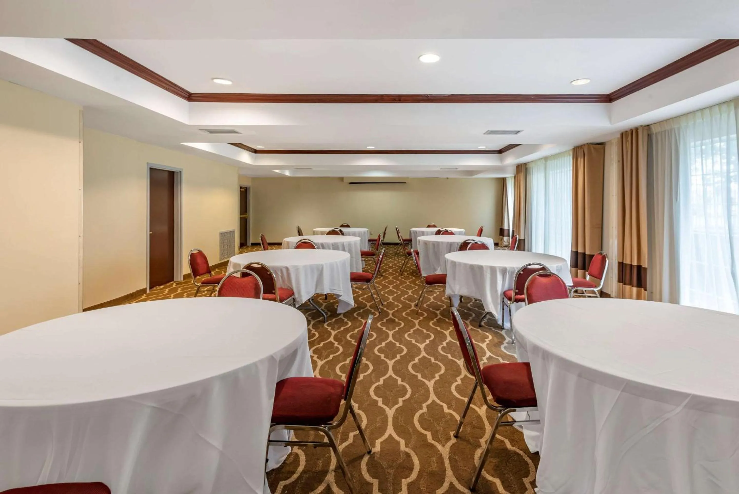 On site in Comfort Suites Newark - Harrison