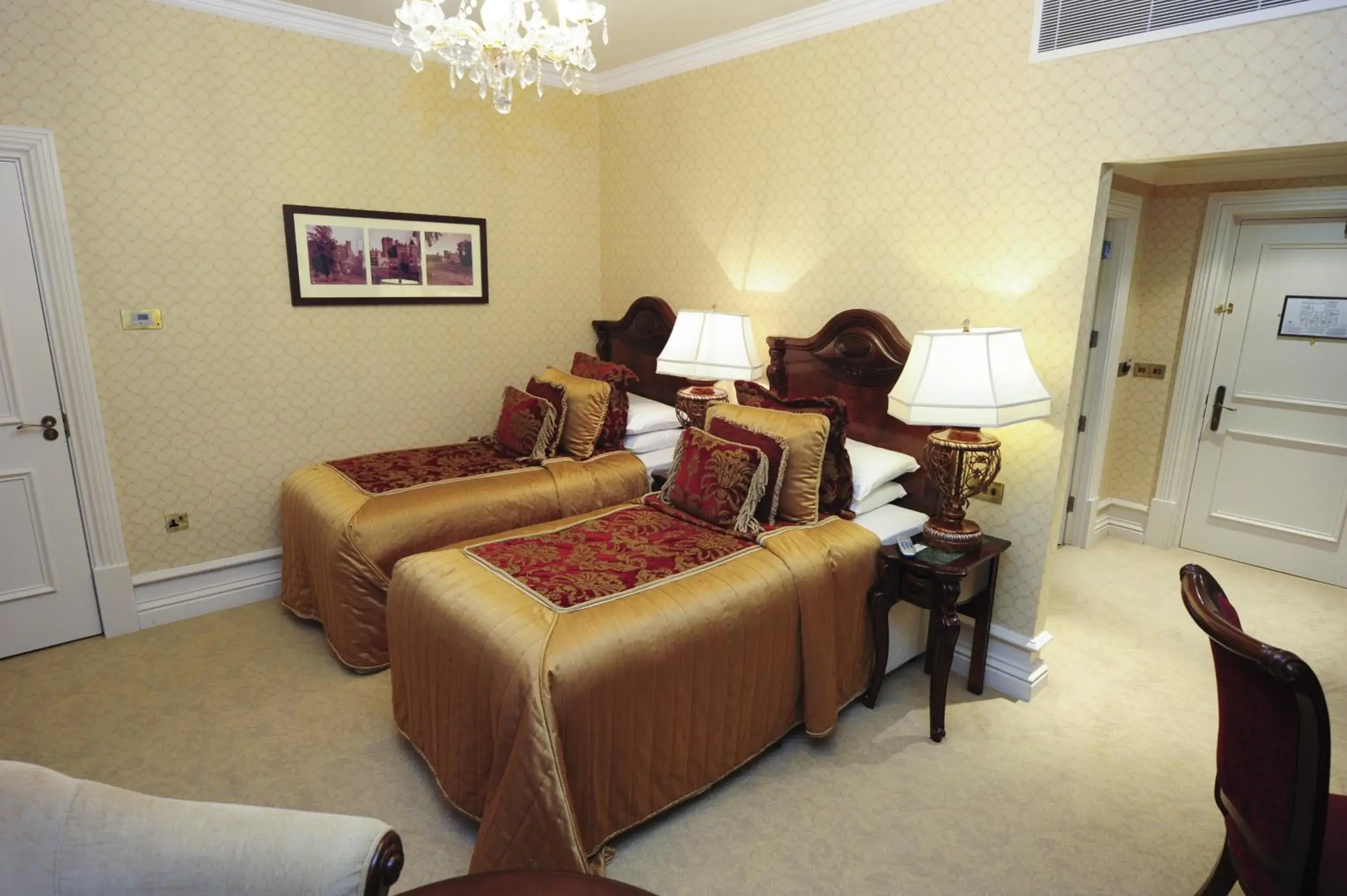 Classic Twin Room in Kilronan Castle Hotel & Spa Classic Twin Room in Kilronan Castle Hotel & Spa