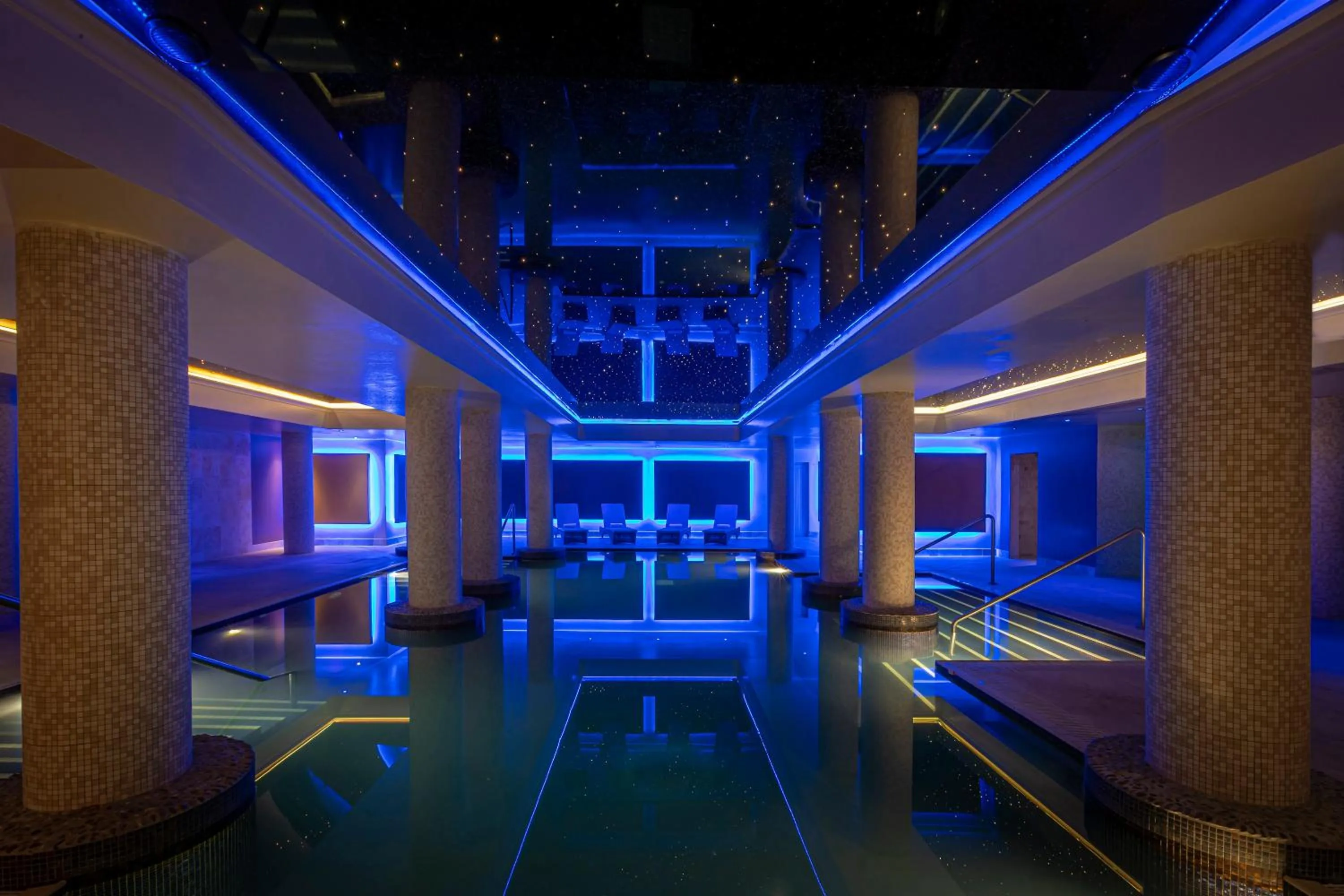 Swimming pool in Kilronan Castle Hotel & Spa