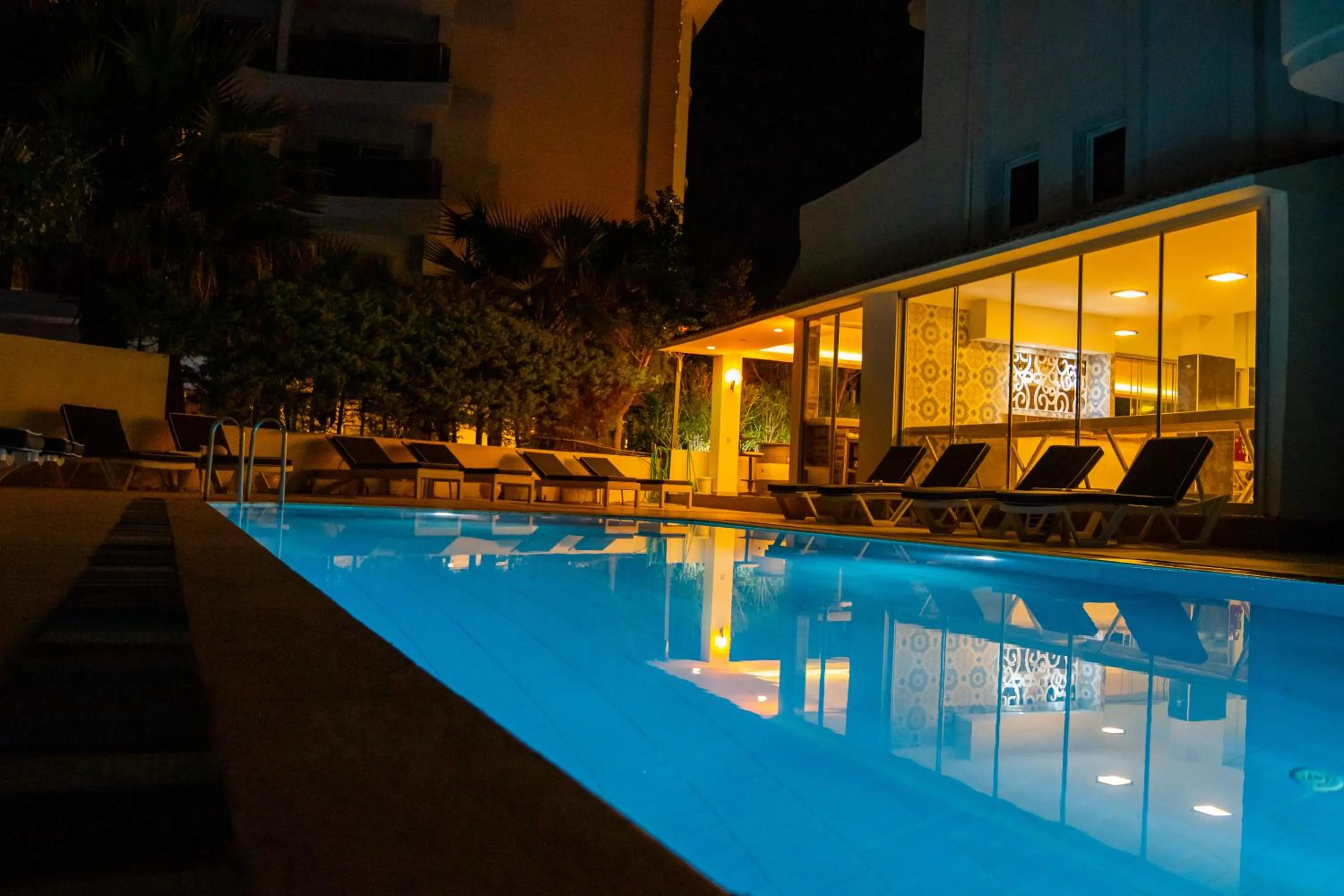 Night in Moda Beach Hotel