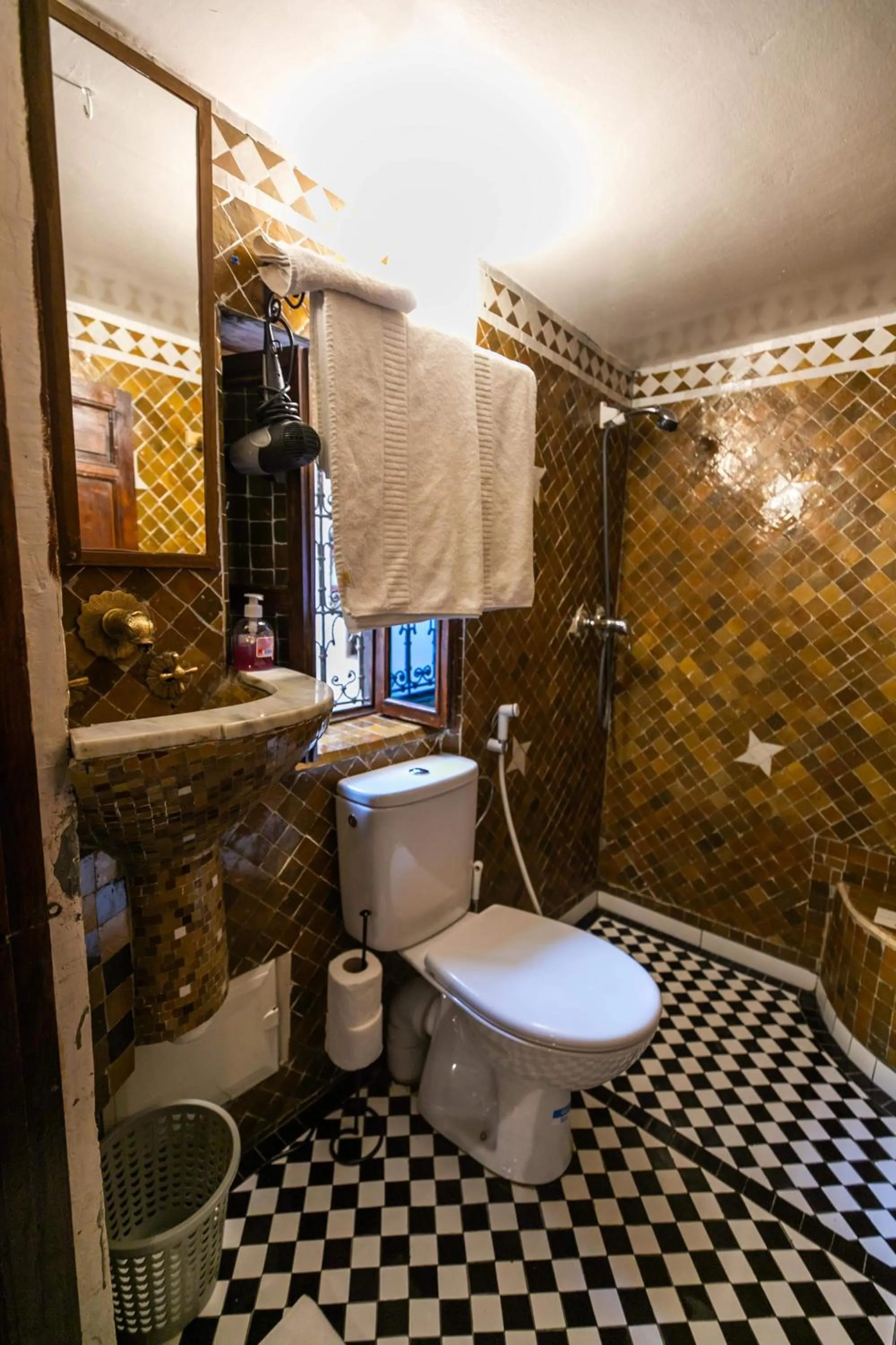 Bathroom in Riad Fes Aicha & SPA