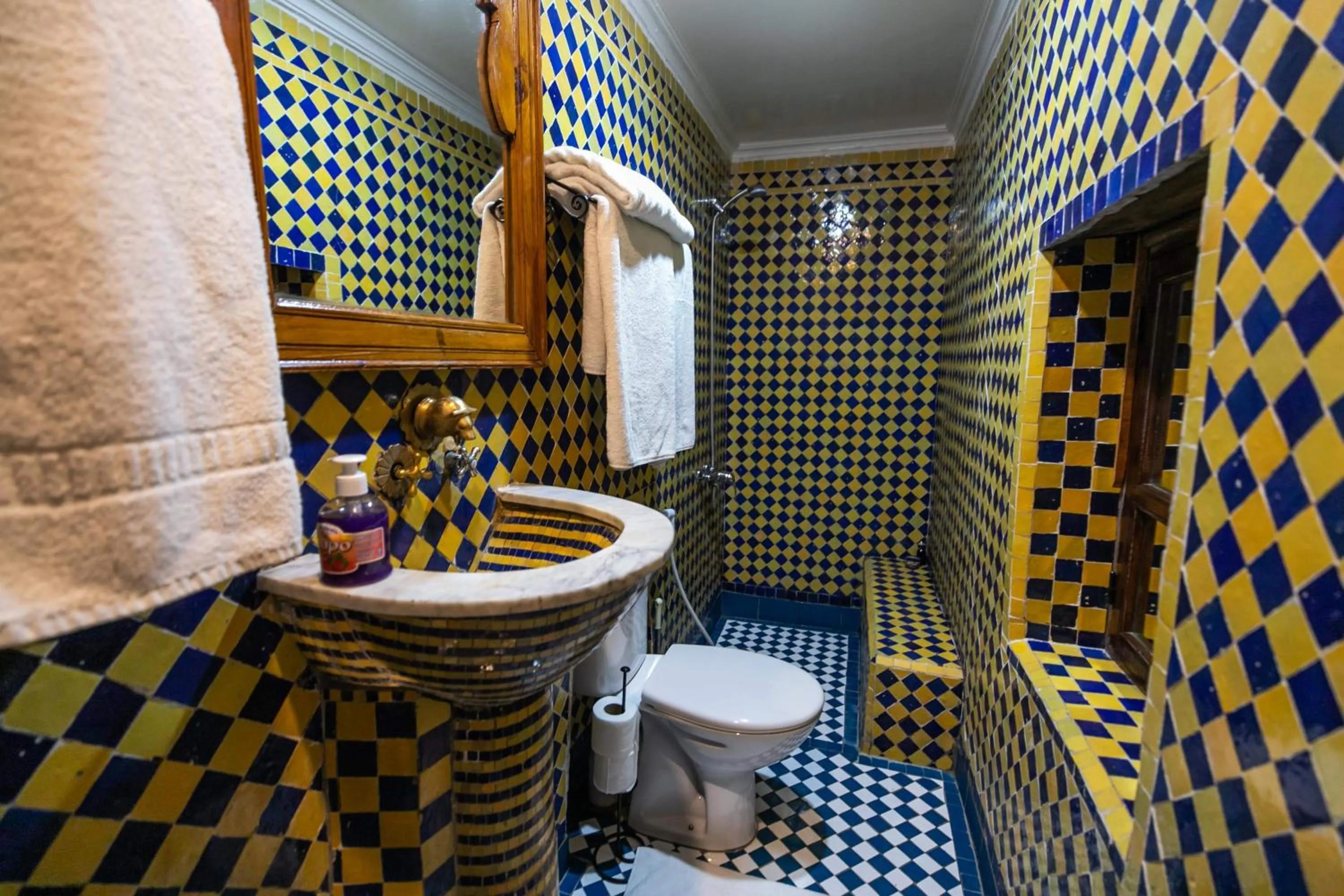 Bathroom in Riad Fes Aicha & SPA