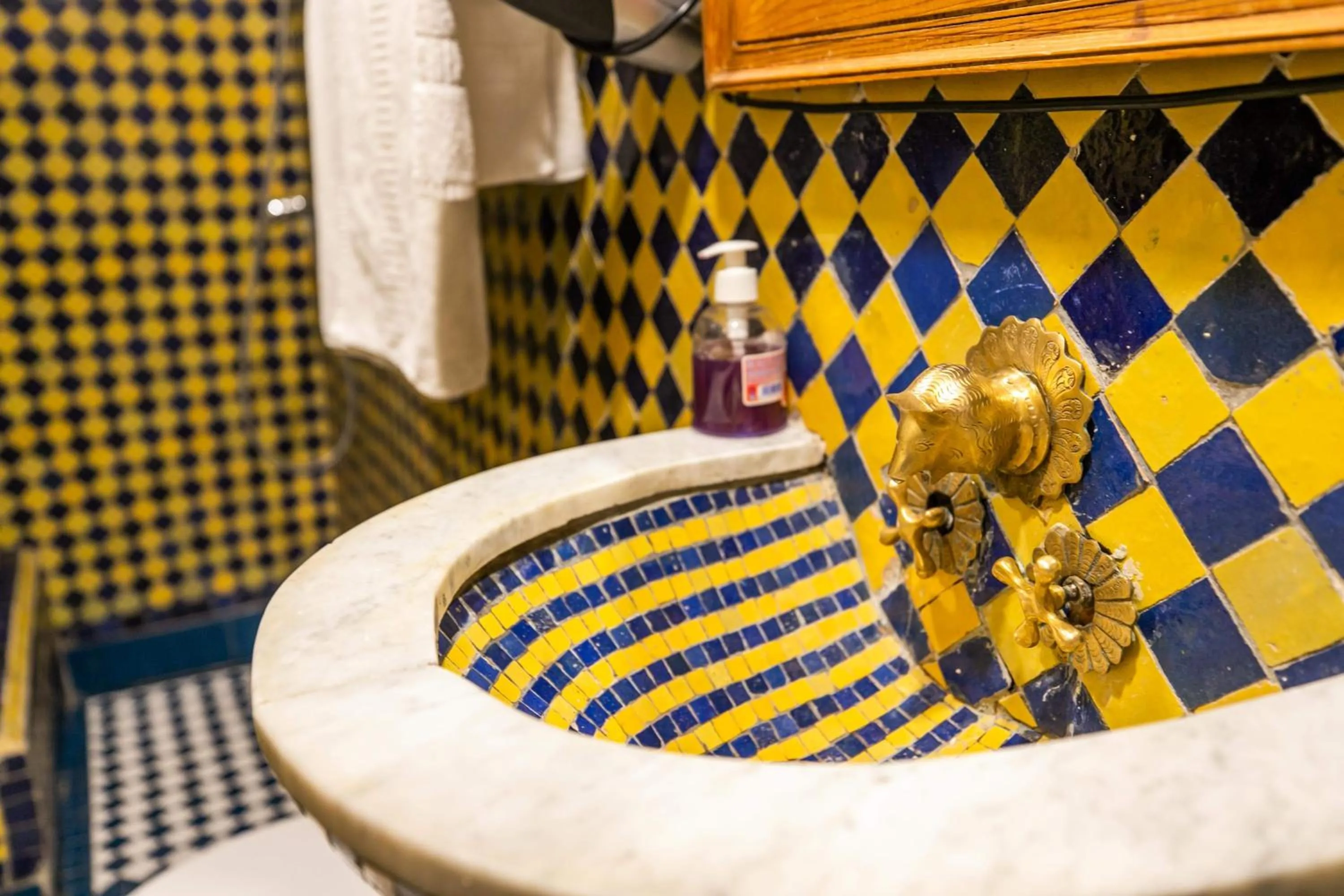 Bathroom in Riad Fes Aicha & SPA