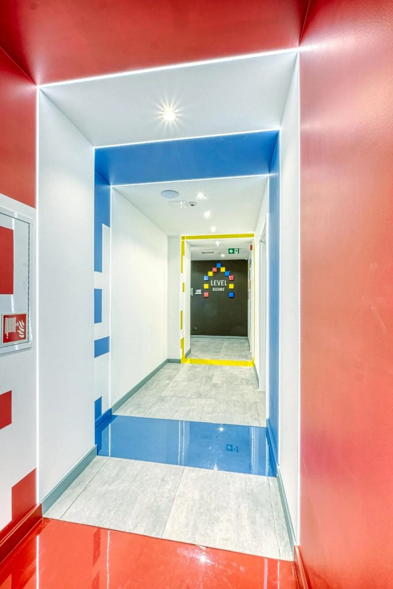 Lobby or reception in Level Rooms