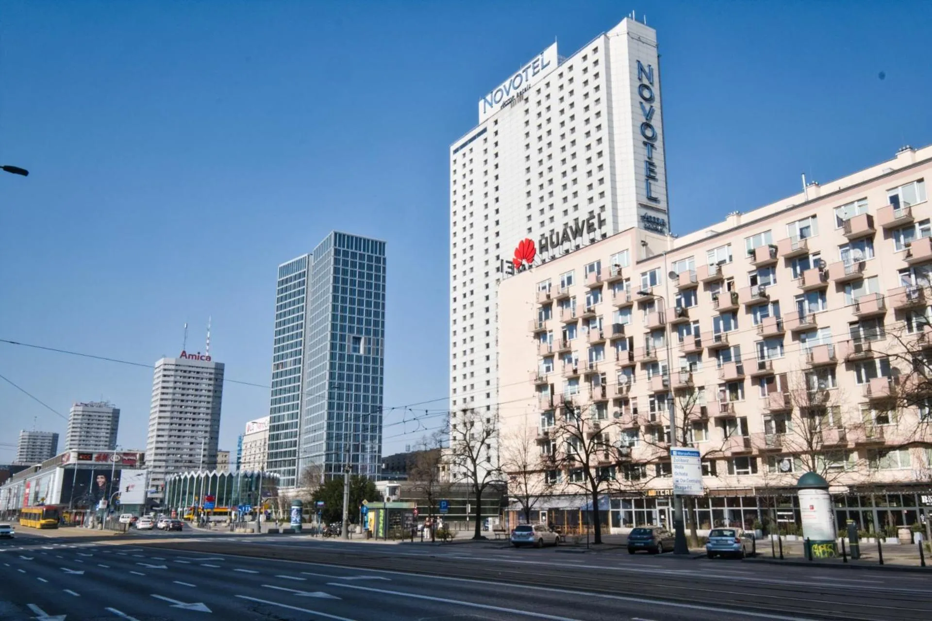 Neighbourhood in Level Rooms