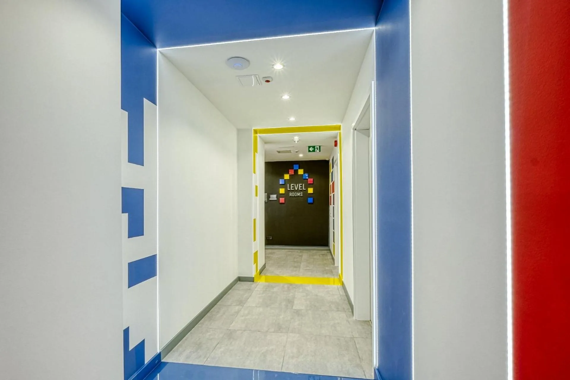 Lobby or reception in Level Rooms