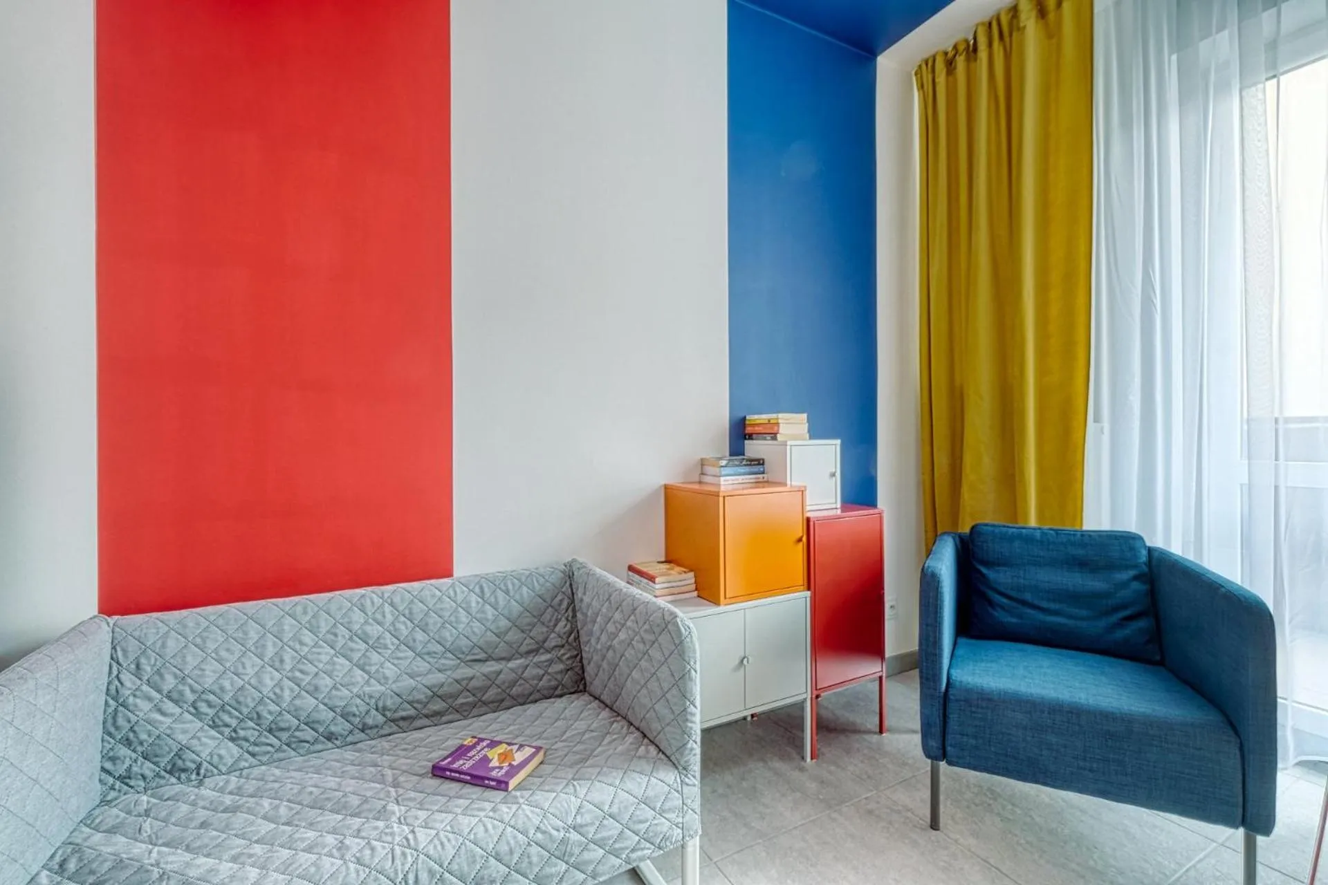 Communal kitchen in Level Rooms