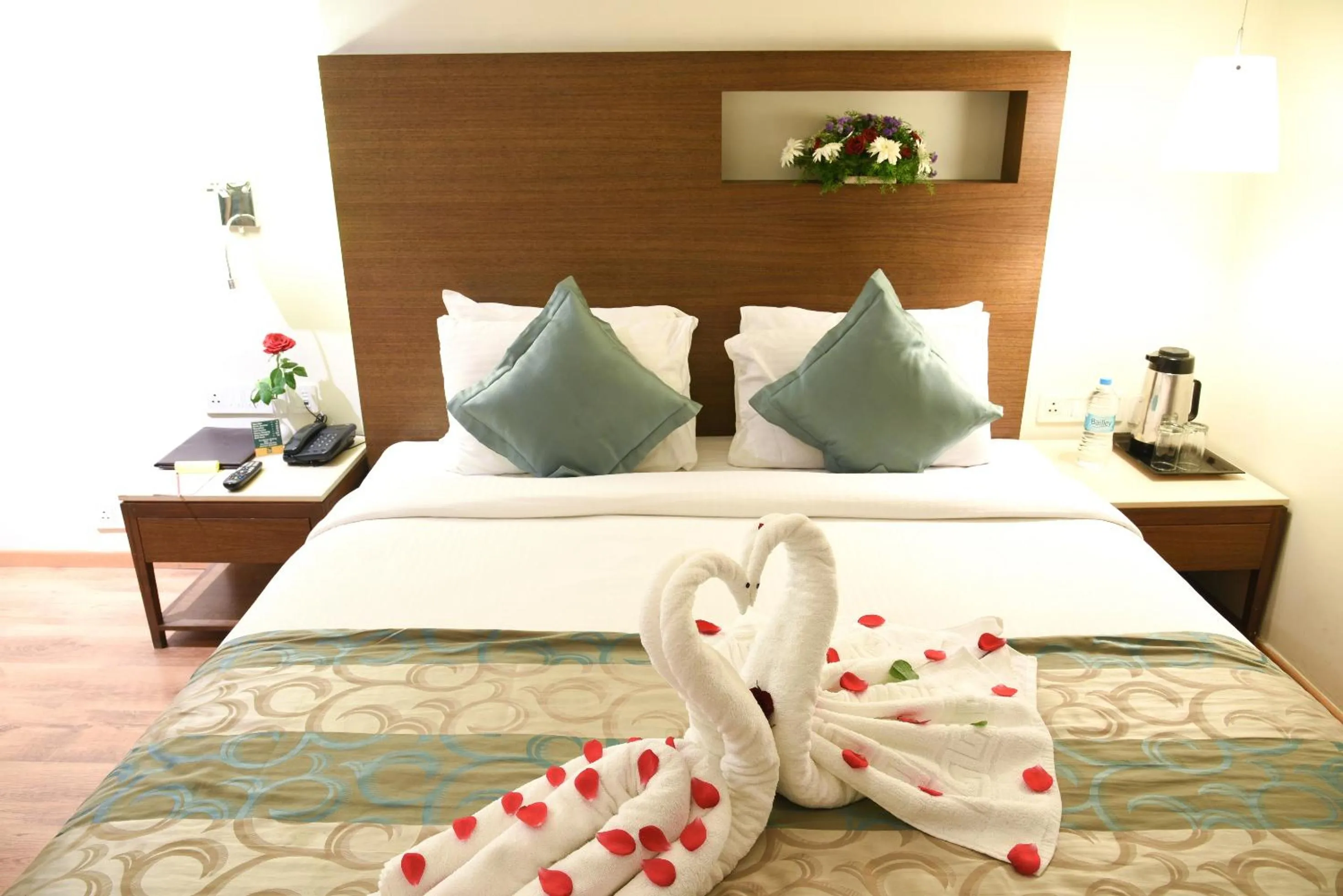 Bed in Quality Inn Residency