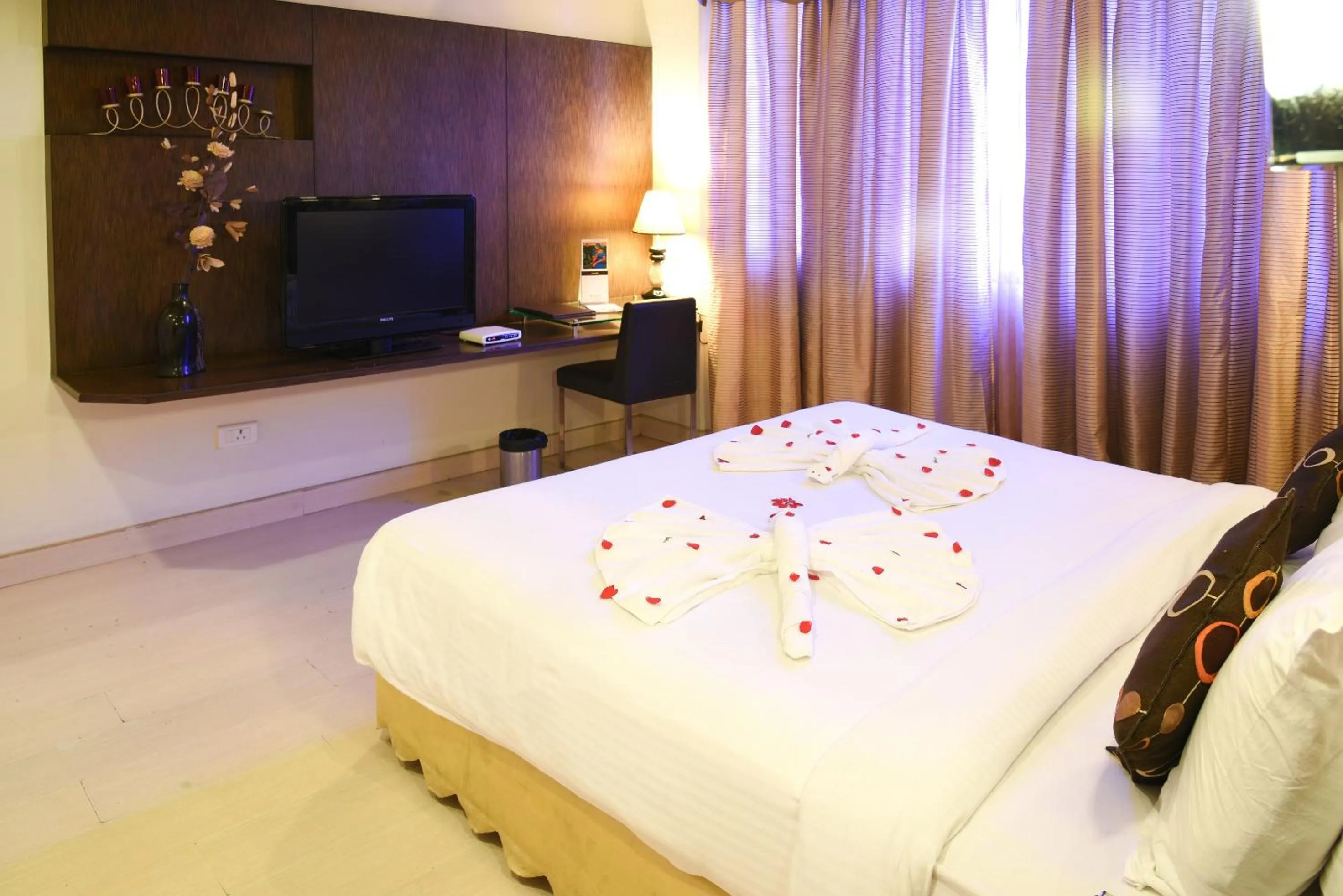 Bedroom in Quality Inn Residency