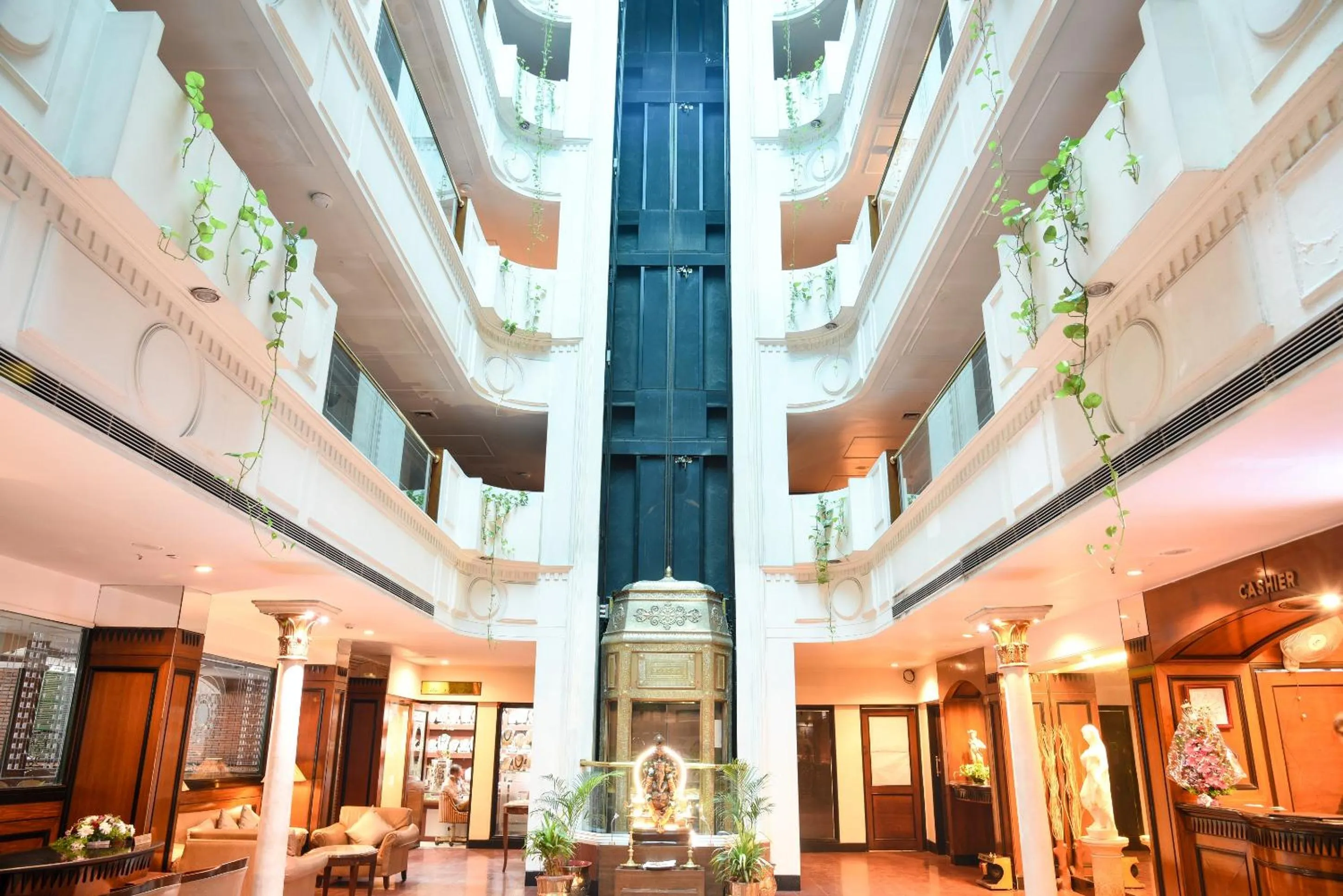 Lobby or reception in Quality Inn Residency