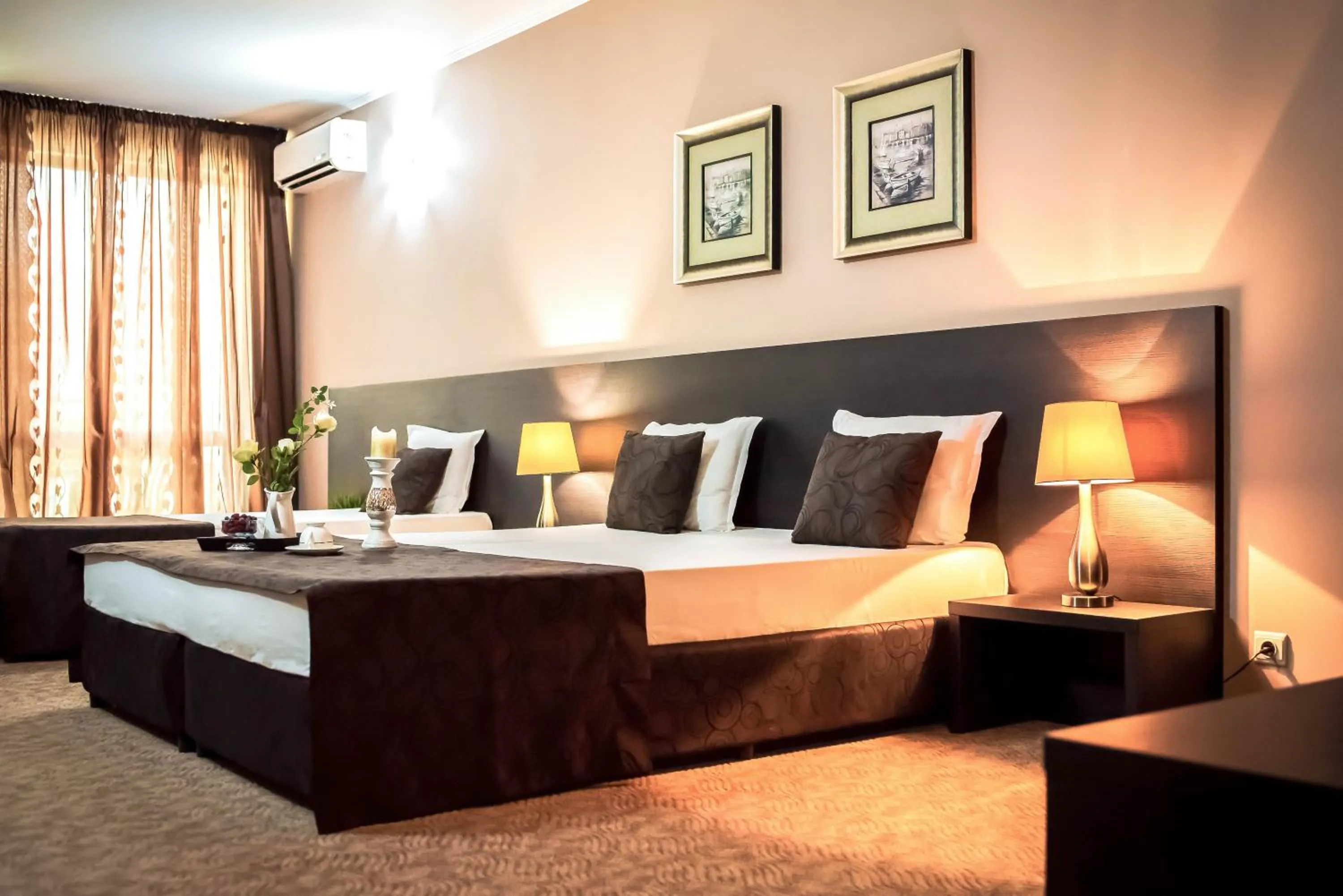 Bed in Central Plaza