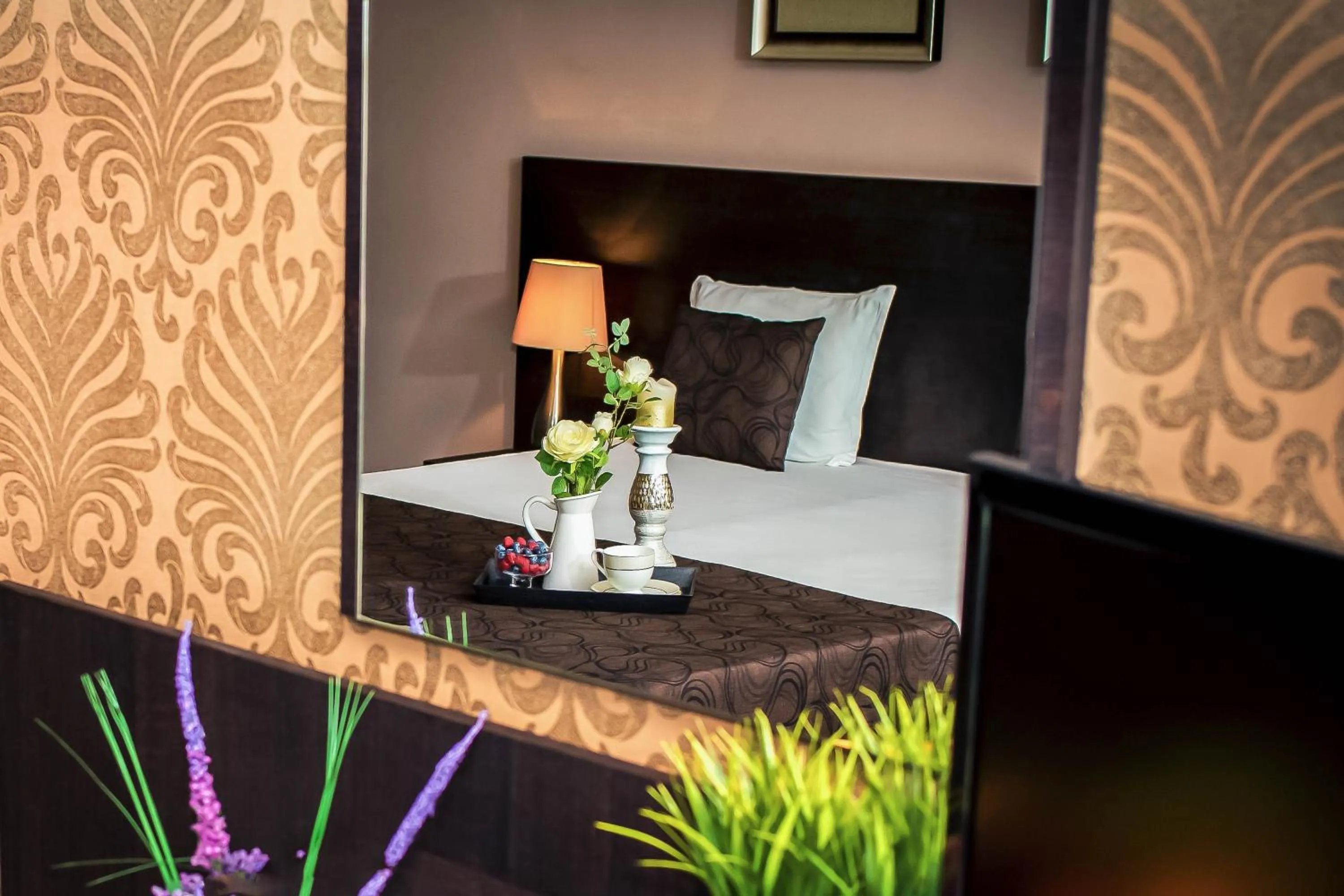 Photo of the whole room in Central Plaza