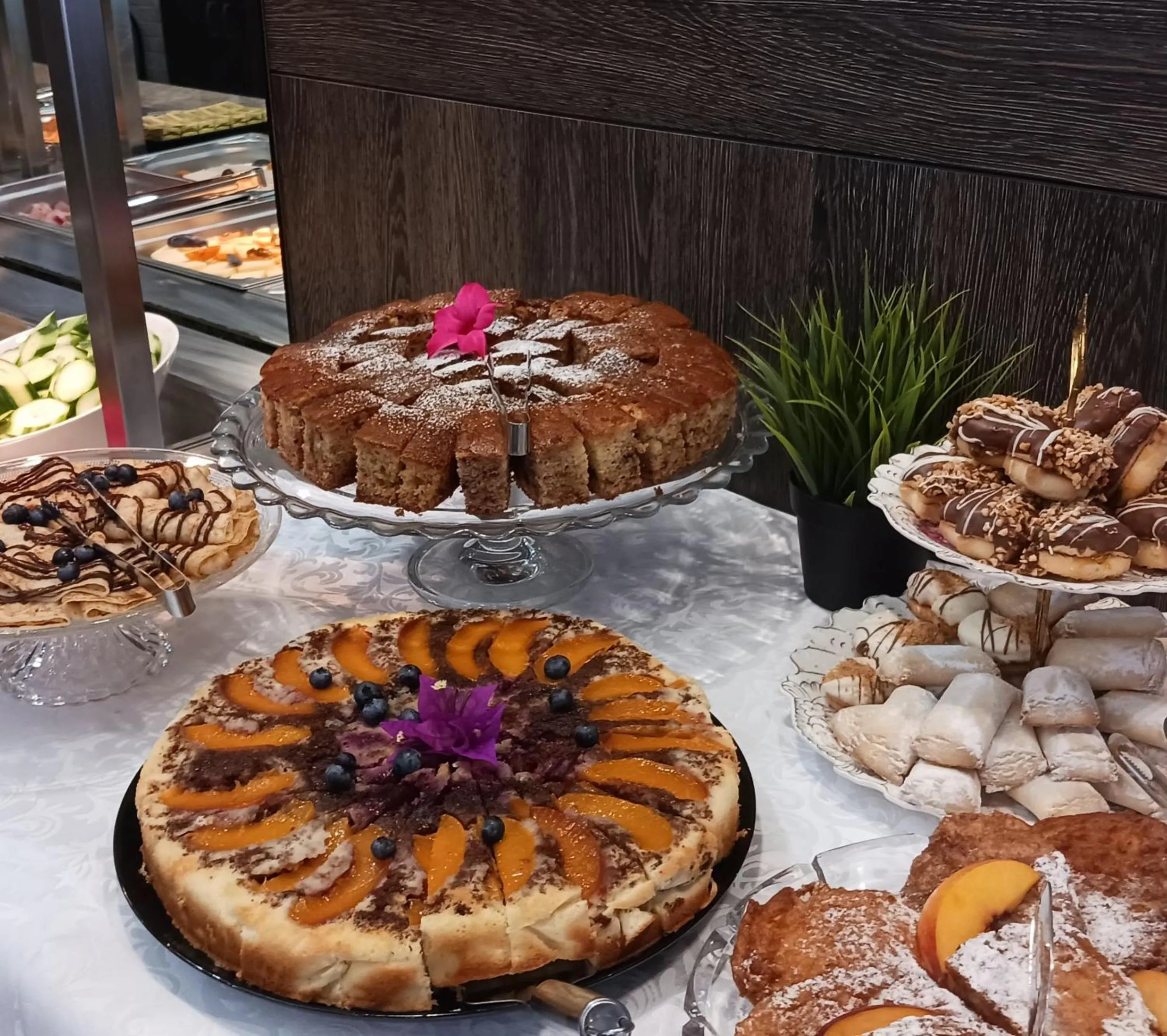 Breakfast in Central Plaza