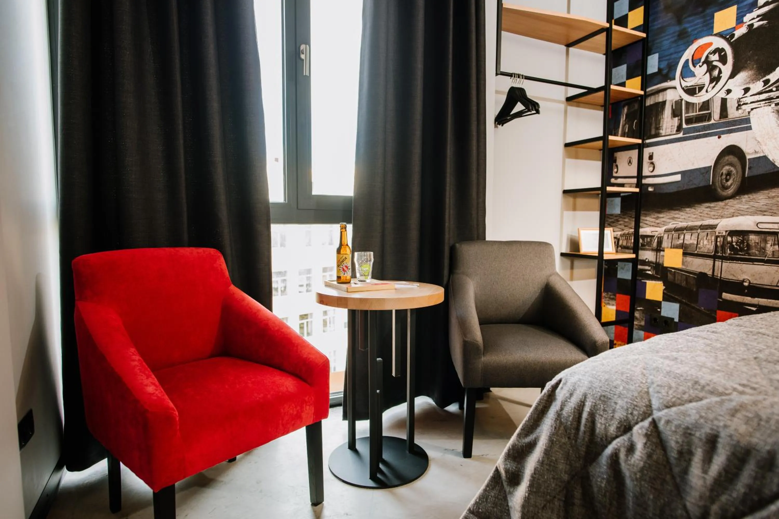 Seating area, Bed in !FEST Hotel