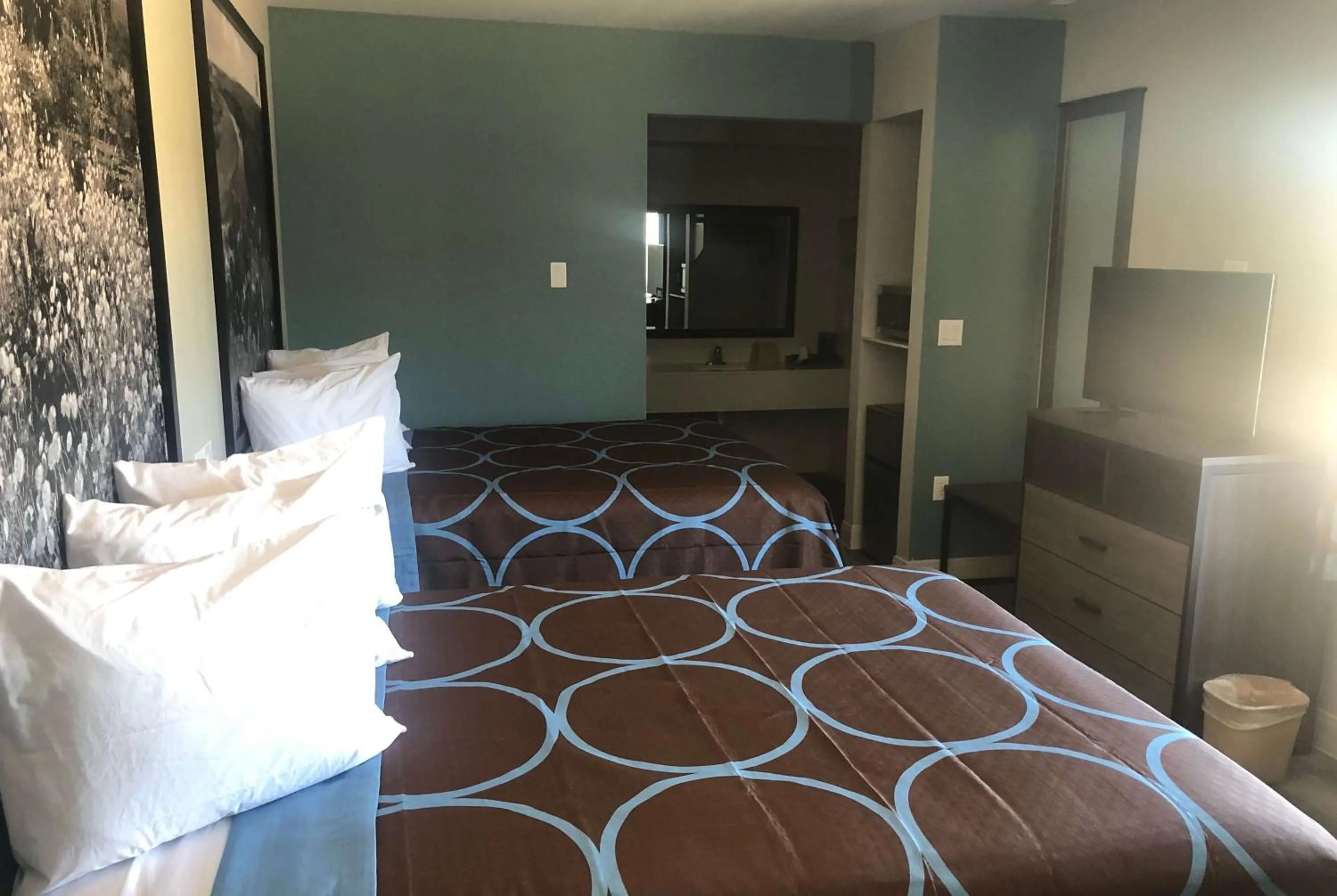 Photo of the whole room, Bed in Hotel Blue Spring