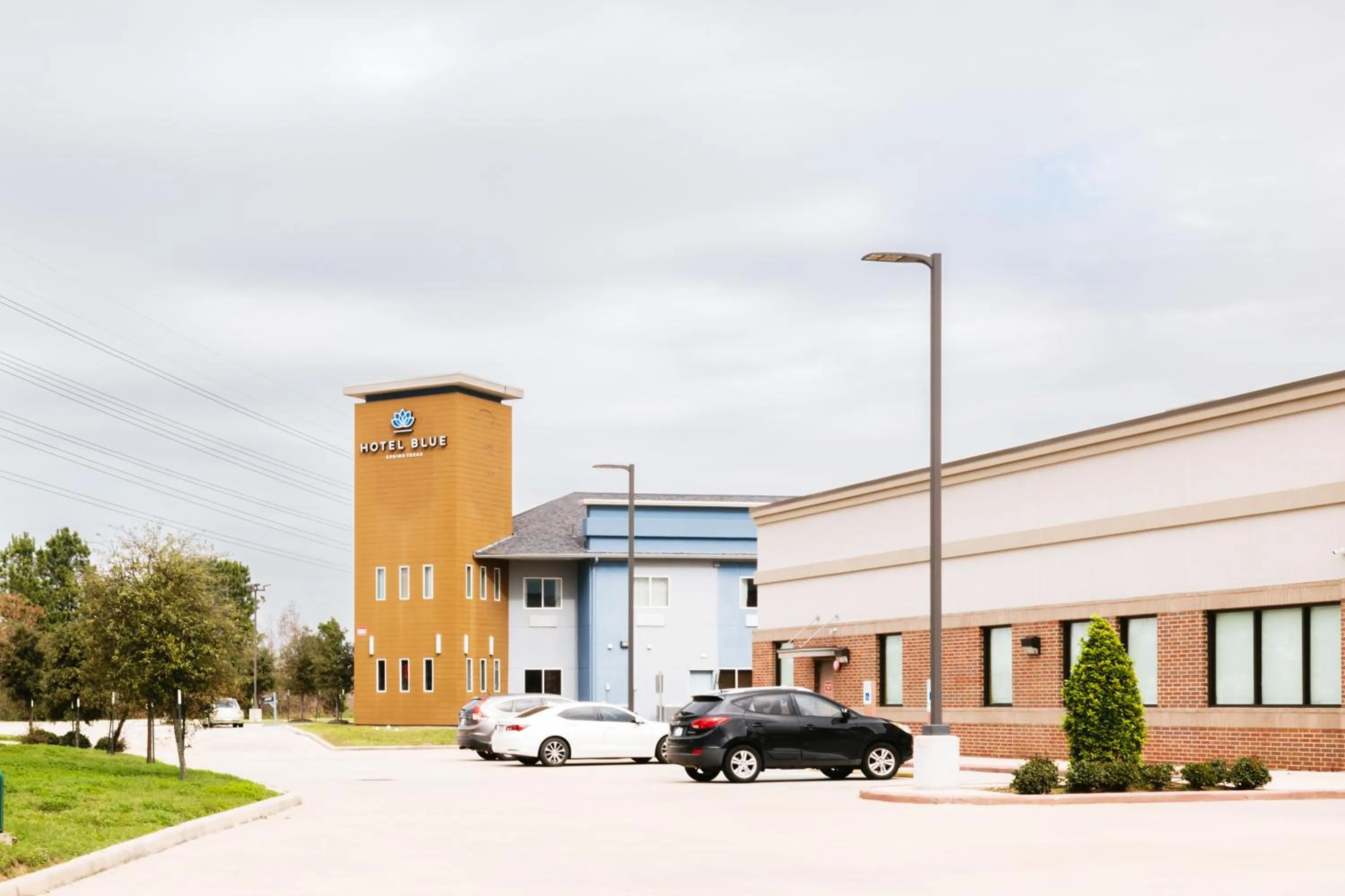 Property building in Hotel Blue Spring