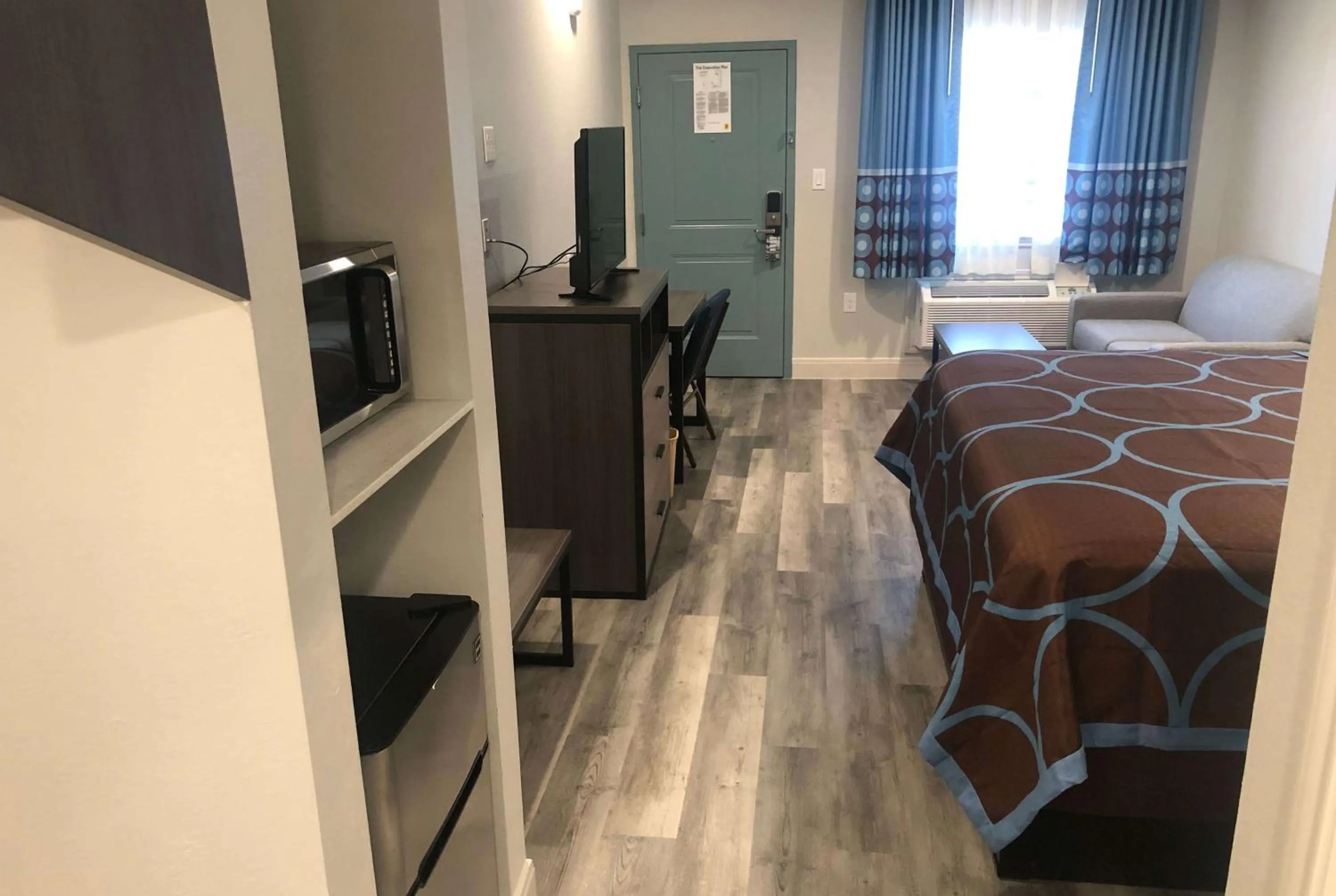 Photo of the whole room, Bed in Hotel Blue Spring