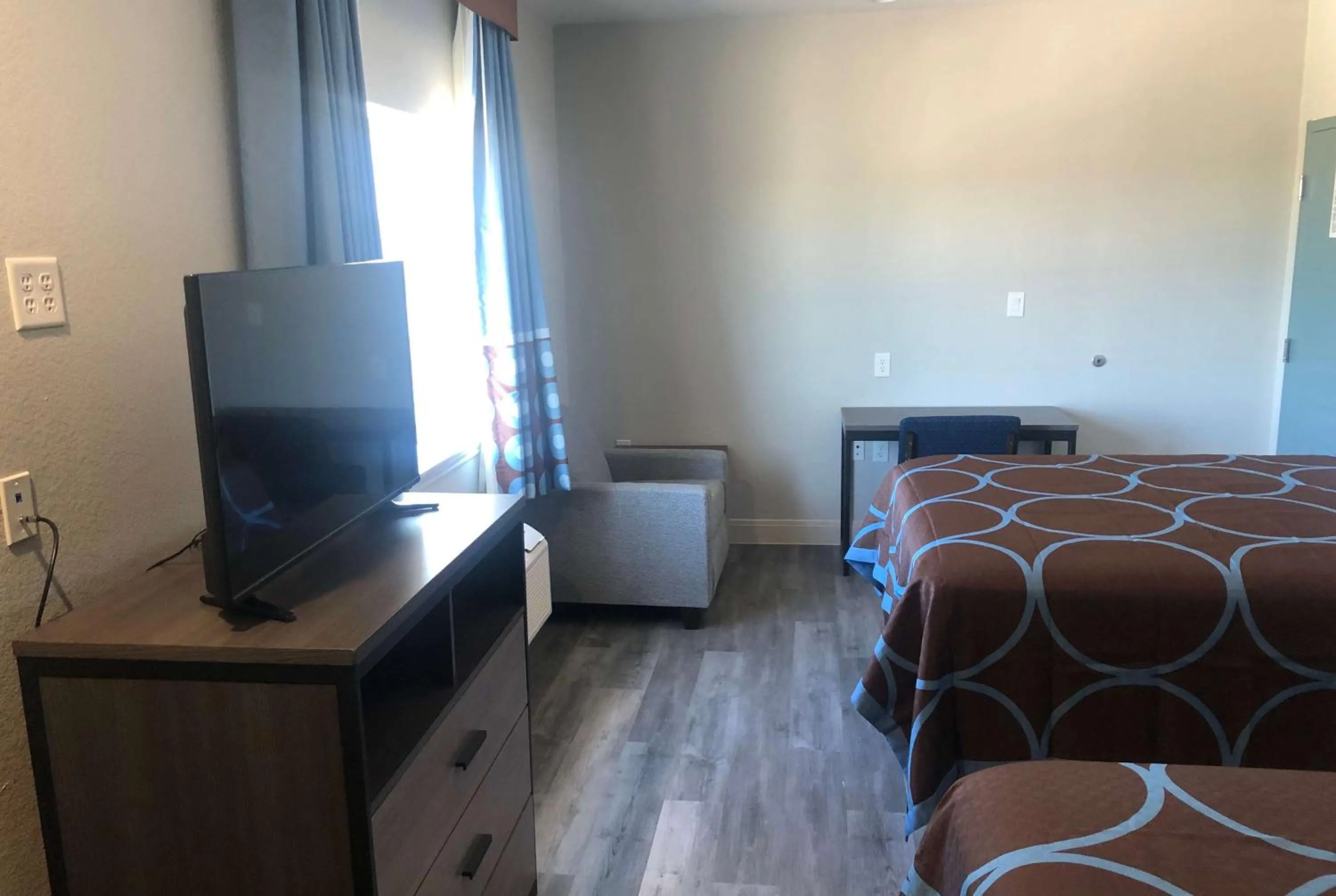 Photo of the whole room, Bed in Hotel Blue Spring