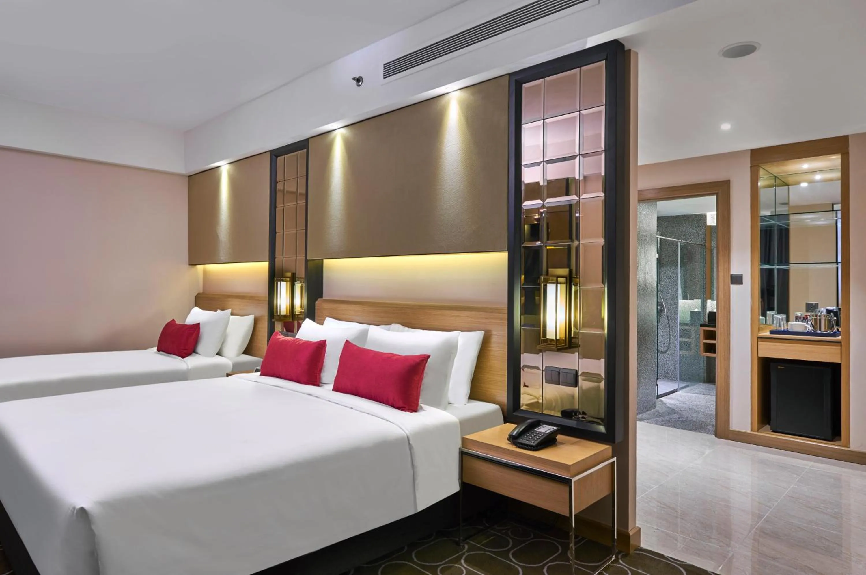 Photo of the whole room, Bed in Wyndham Acmar Klang