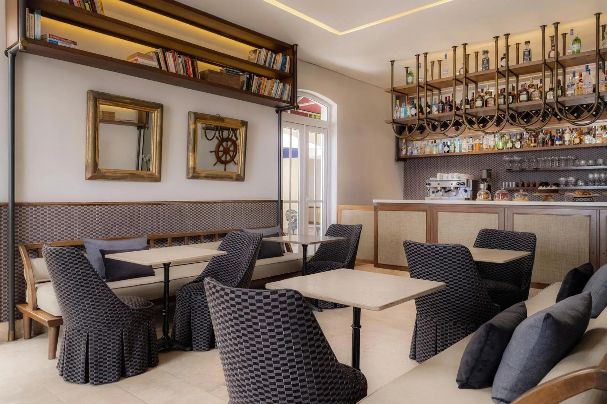 Lounge or bar in Ermita Cartagena, a Tribute Portfolio Hotel