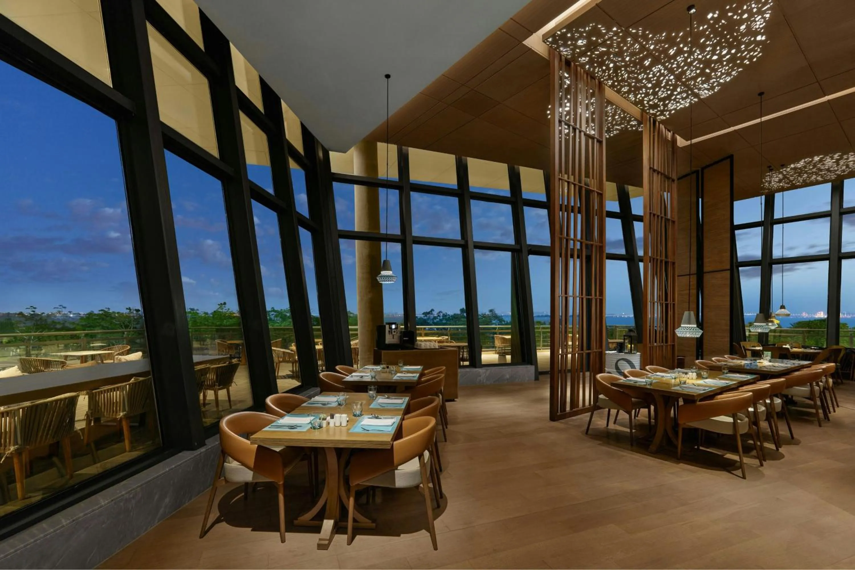 Restaurant/places to eat in Renaissance Xiamen Hotel