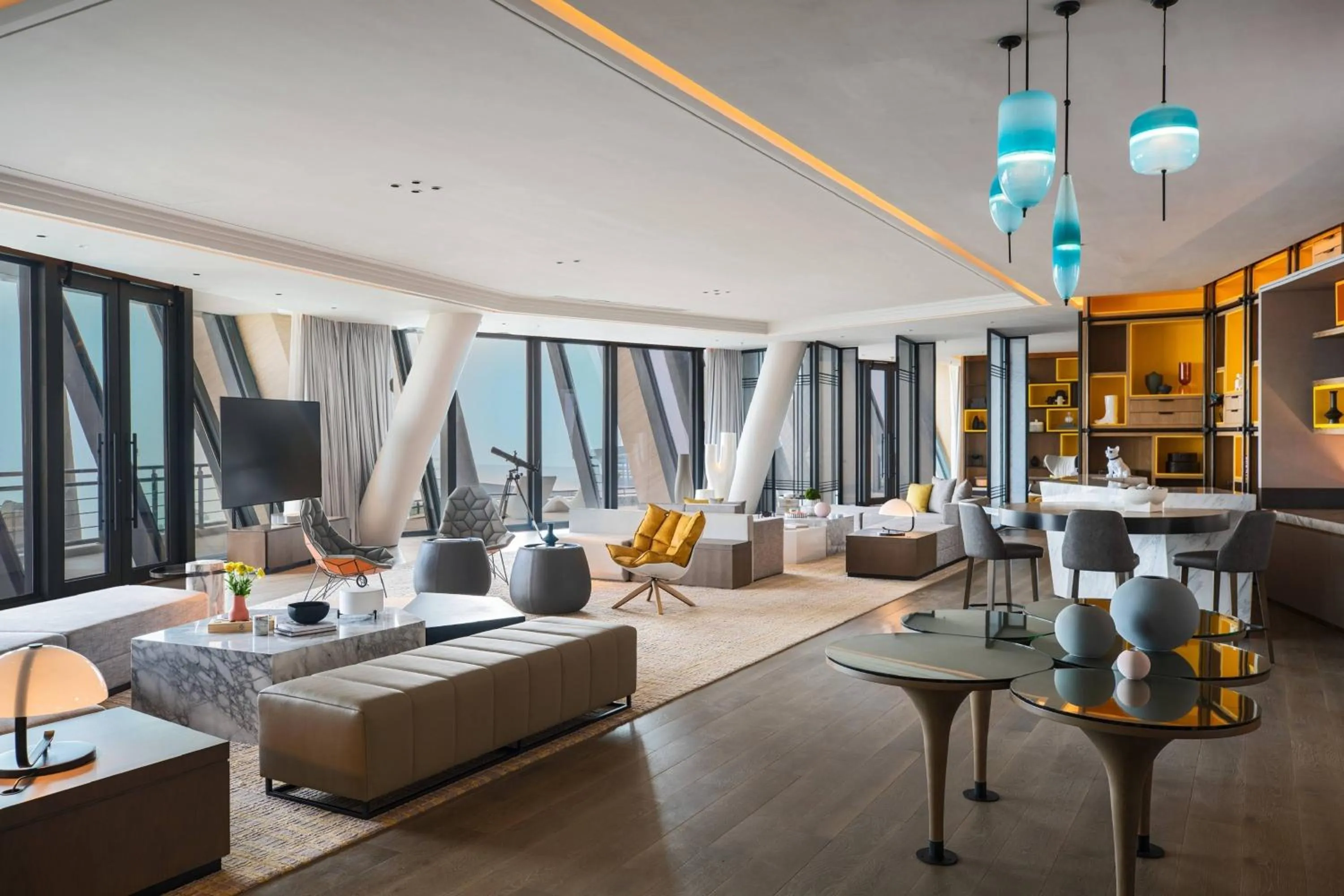 Living room in Renaissance Xiamen Hotel