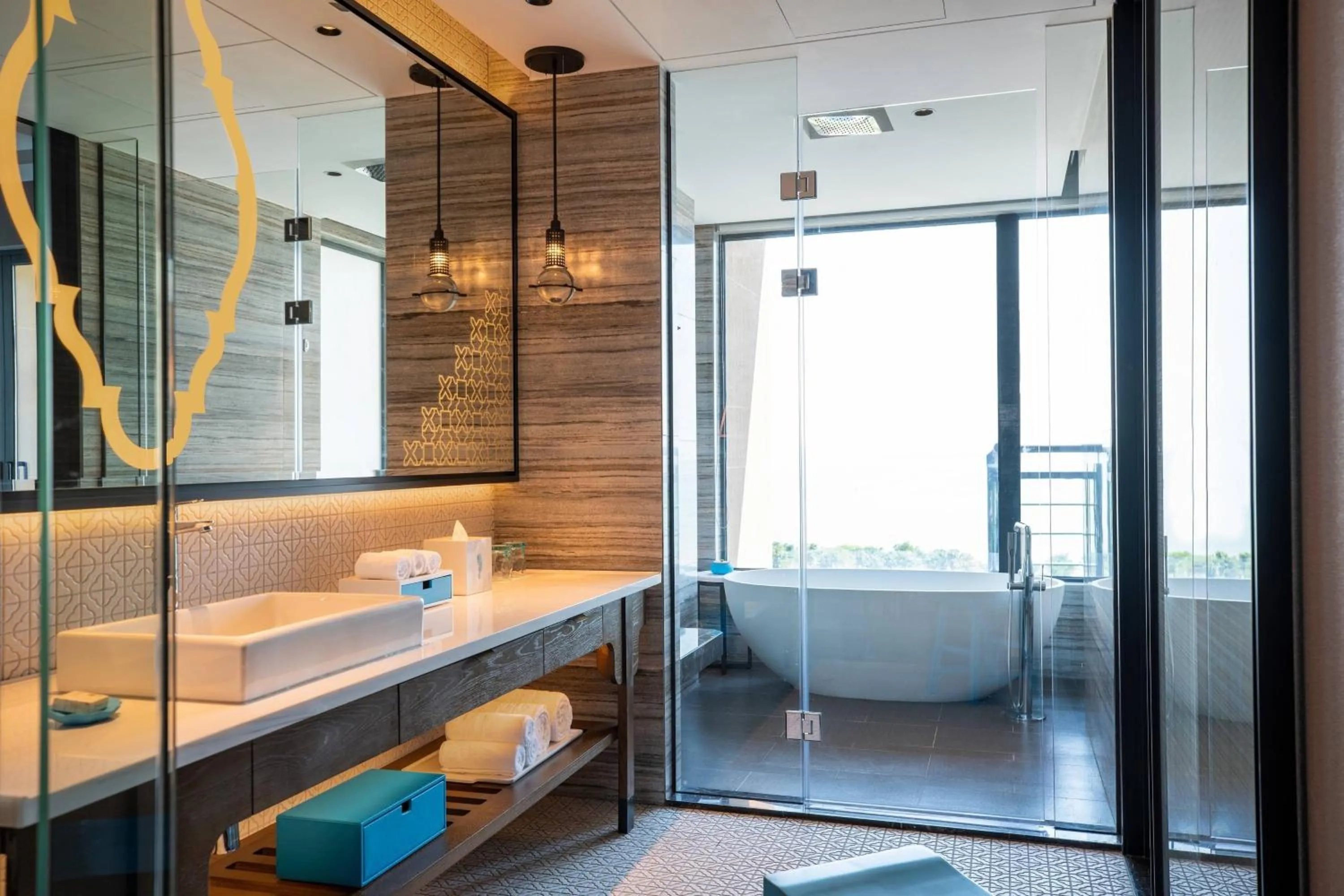 Bathroom, Bed in Renaissance Xiamen Hotel