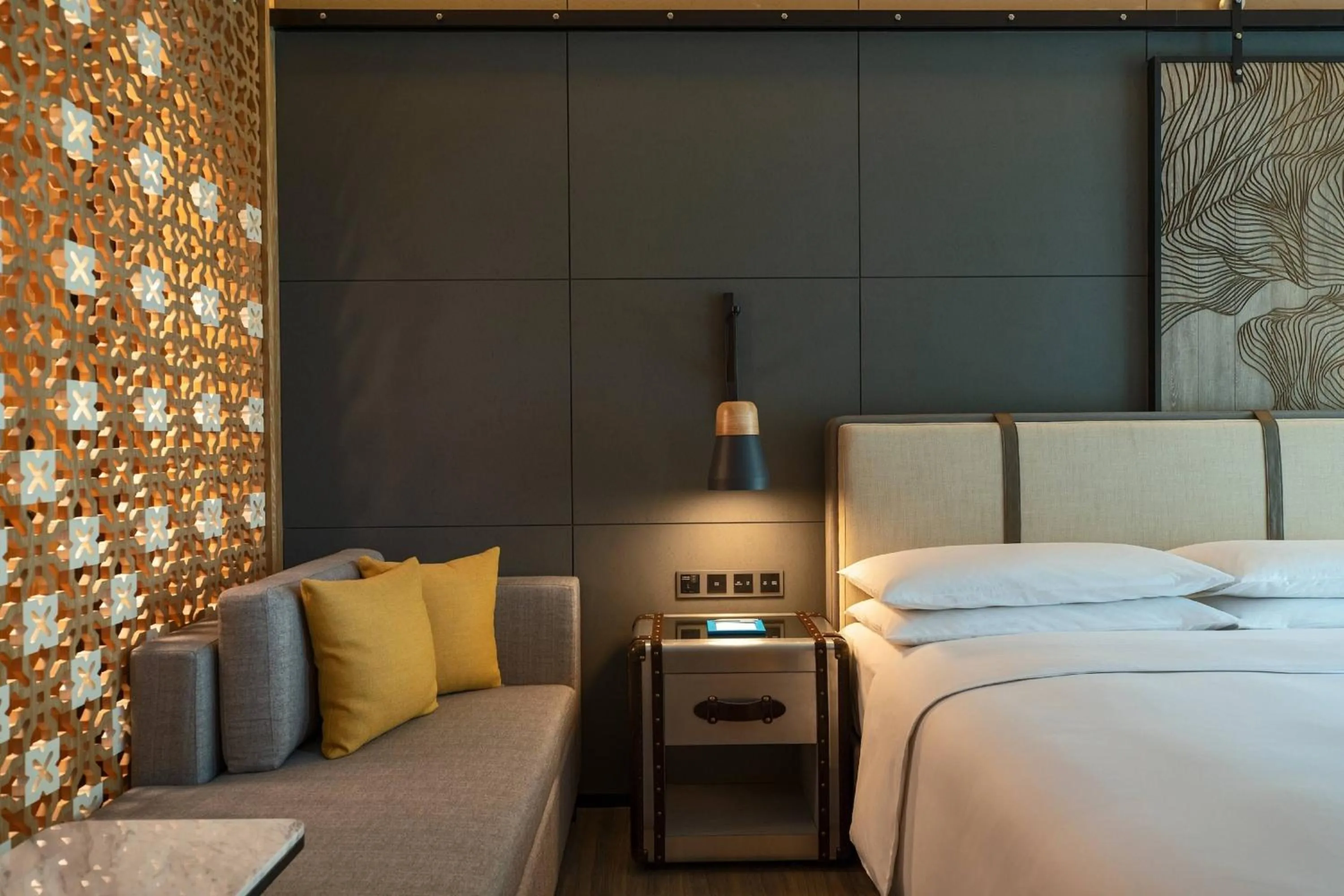 Photo of the whole room, Bed in Renaissance Xiamen Hotel