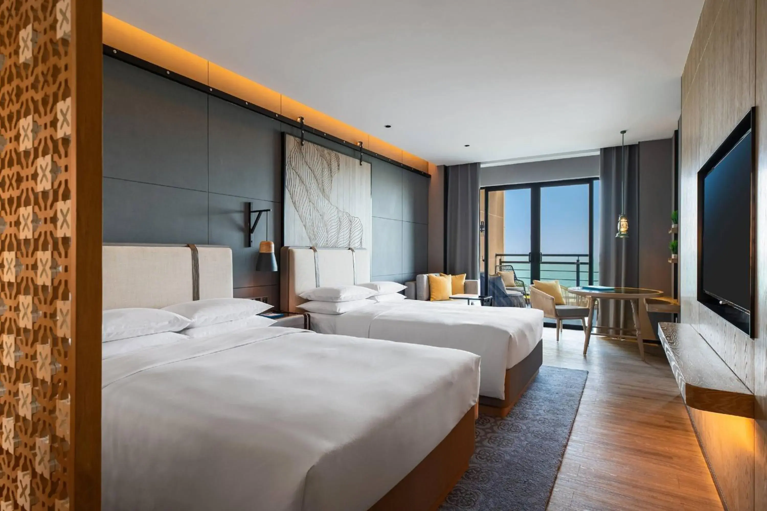 Superior Twin Room with Sea View in Renaissance Xiamen Hotel Superior Twin Room with Sea View in Renaissance Xiamen Hotel