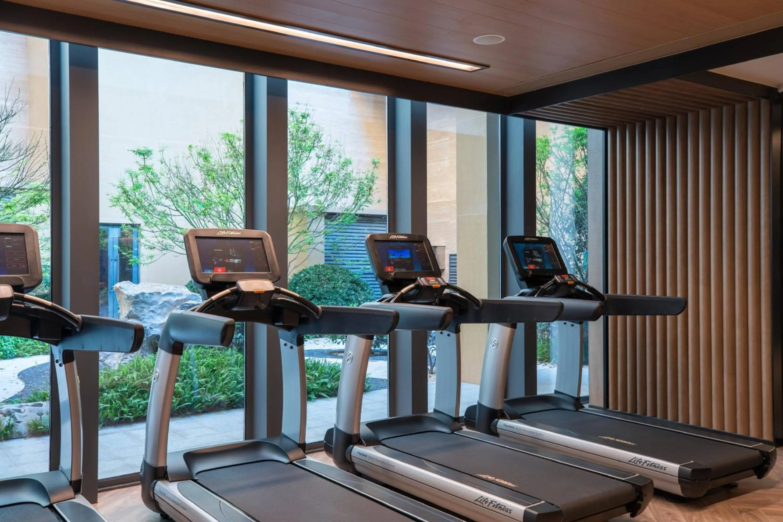 Fitness centre/facilities in Renaissance Xiamen Hotel