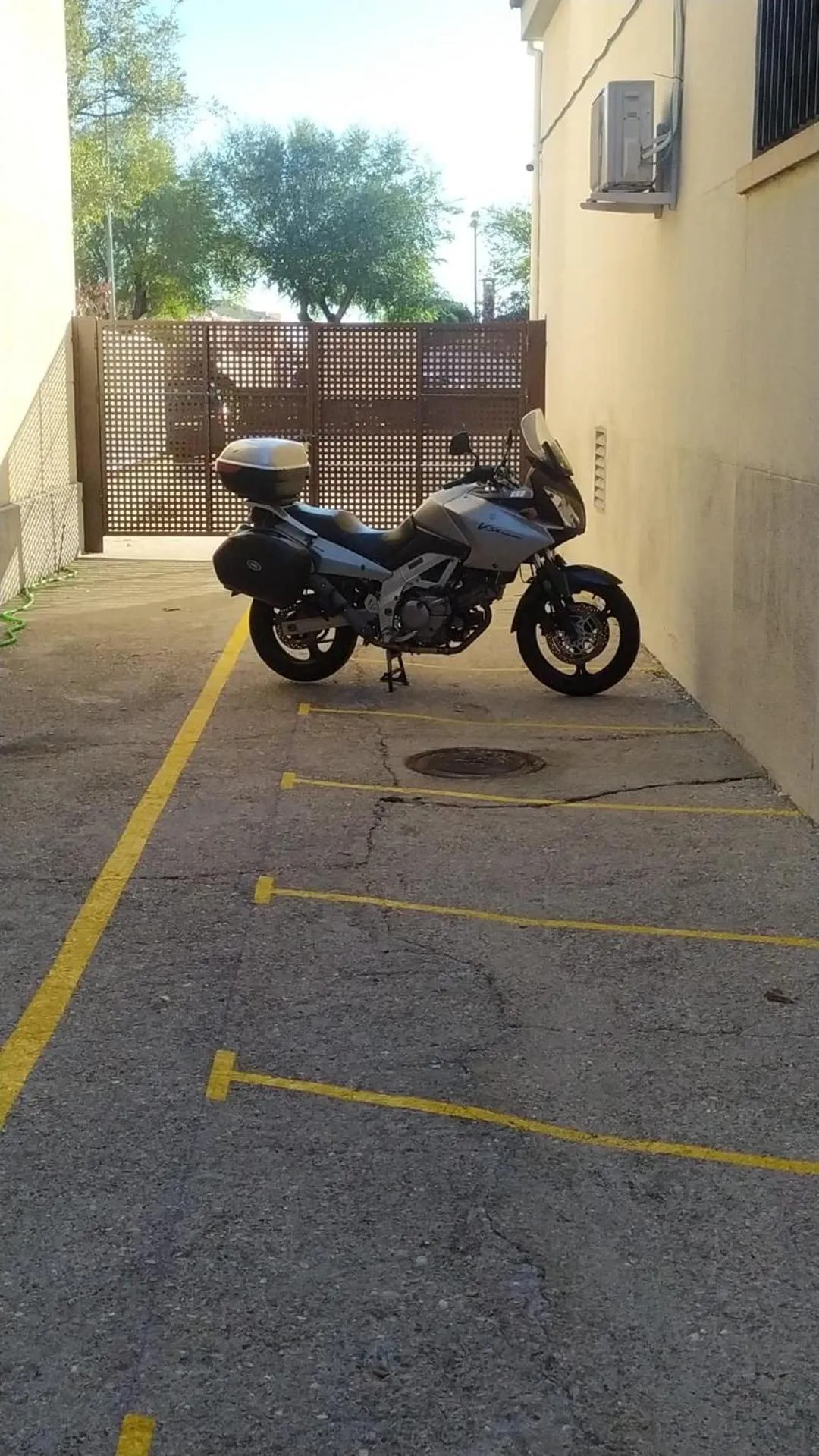 Parking in Hotel Castilla Torrijos