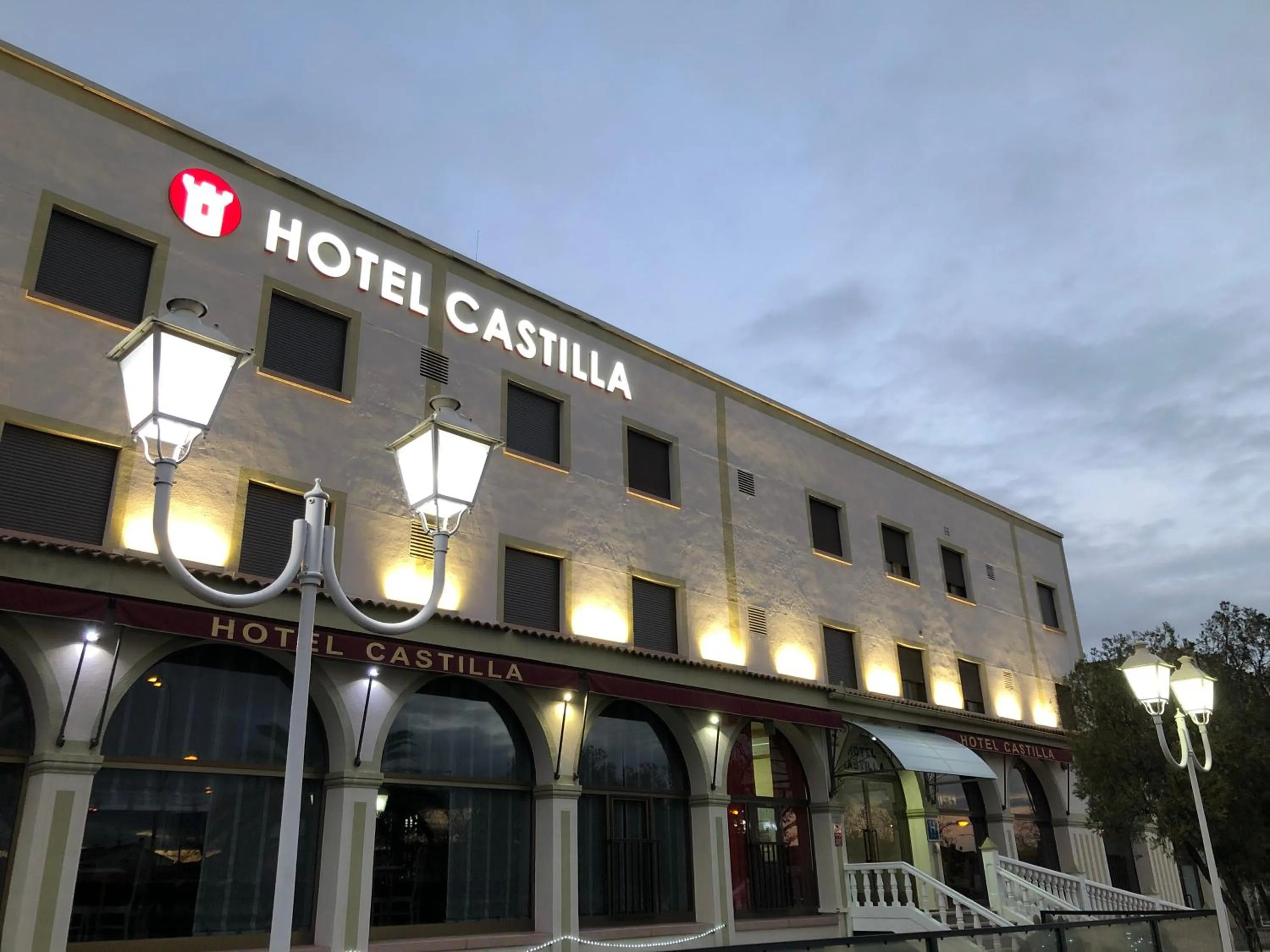 Facade/entrance in Hotel Castilla Torrijos