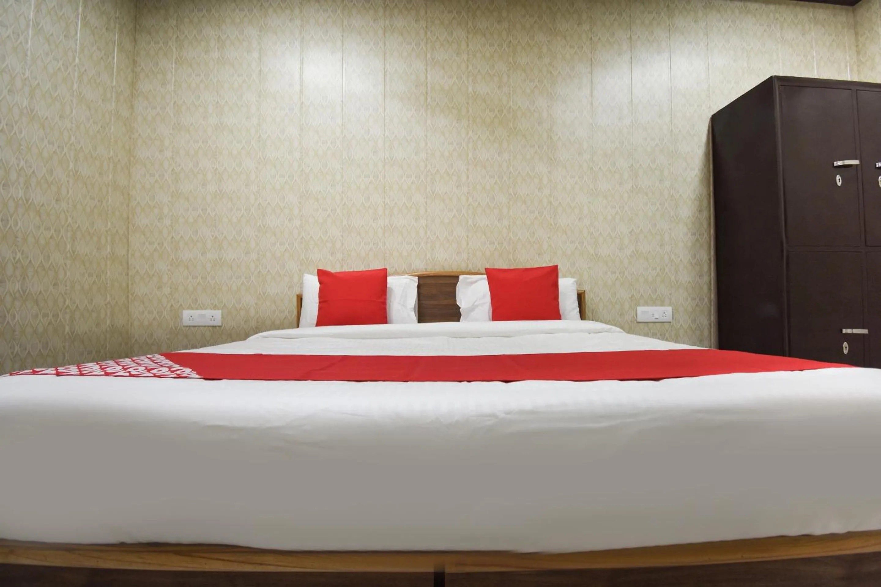 Bedroom, Bed in Hotel O New Delhi
